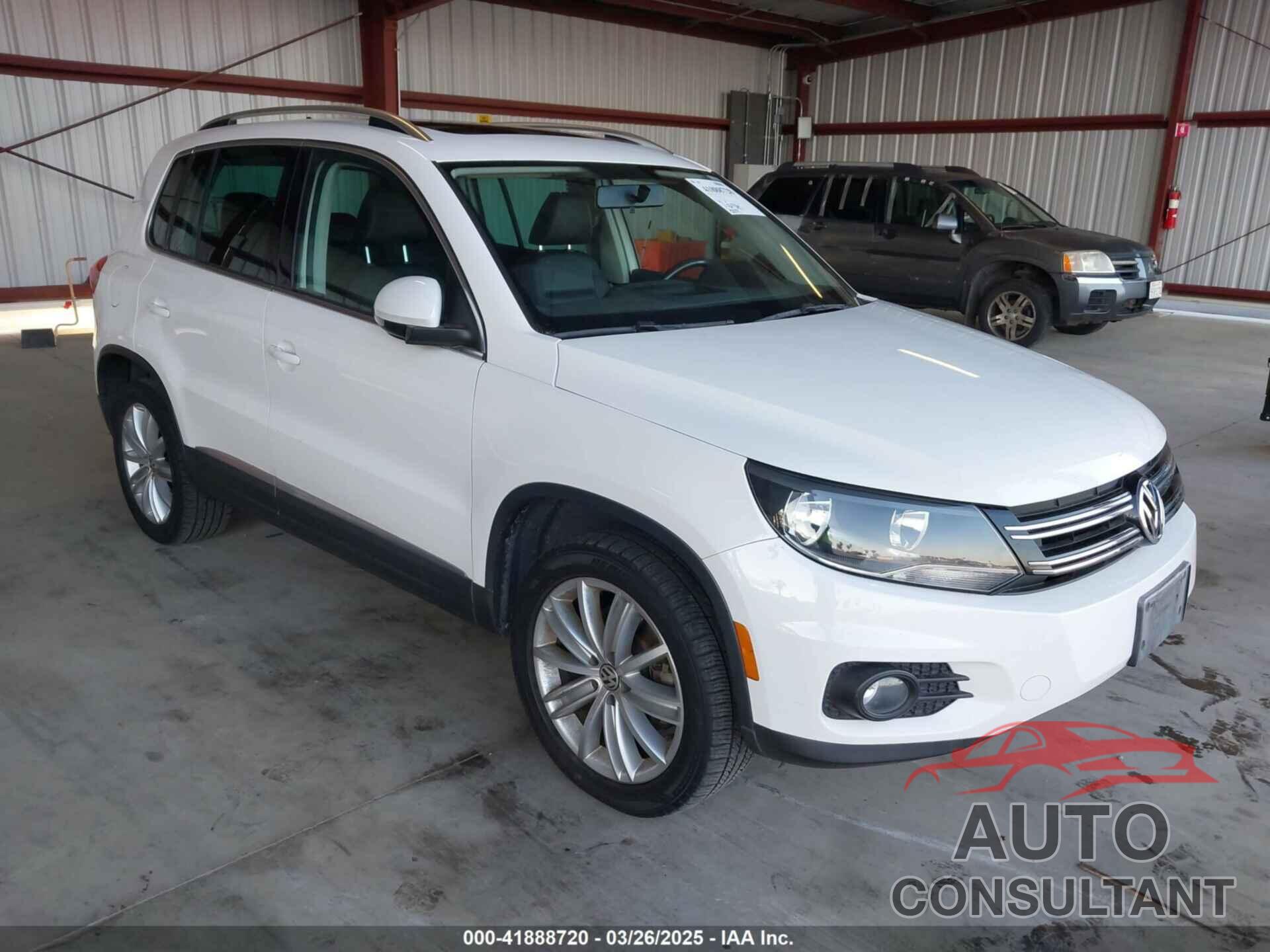 VOLKSWAGEN TIGUAN 2013 - WVGBV3AX4DW612949