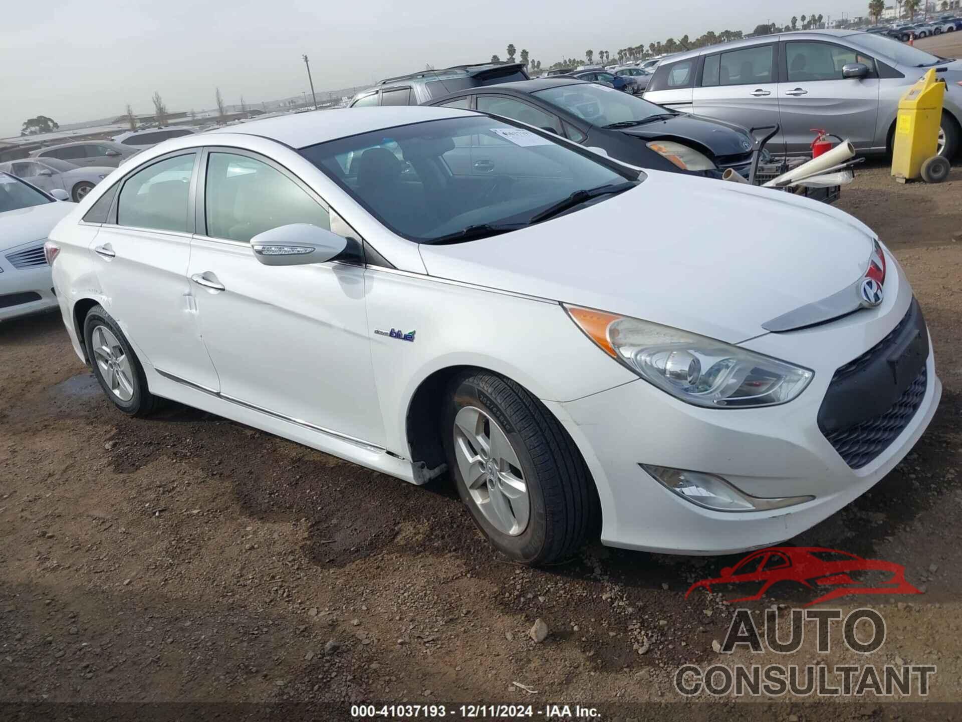 HYUNDAI SONATA HYBRID 2012 - KMHEC4A42CA062595