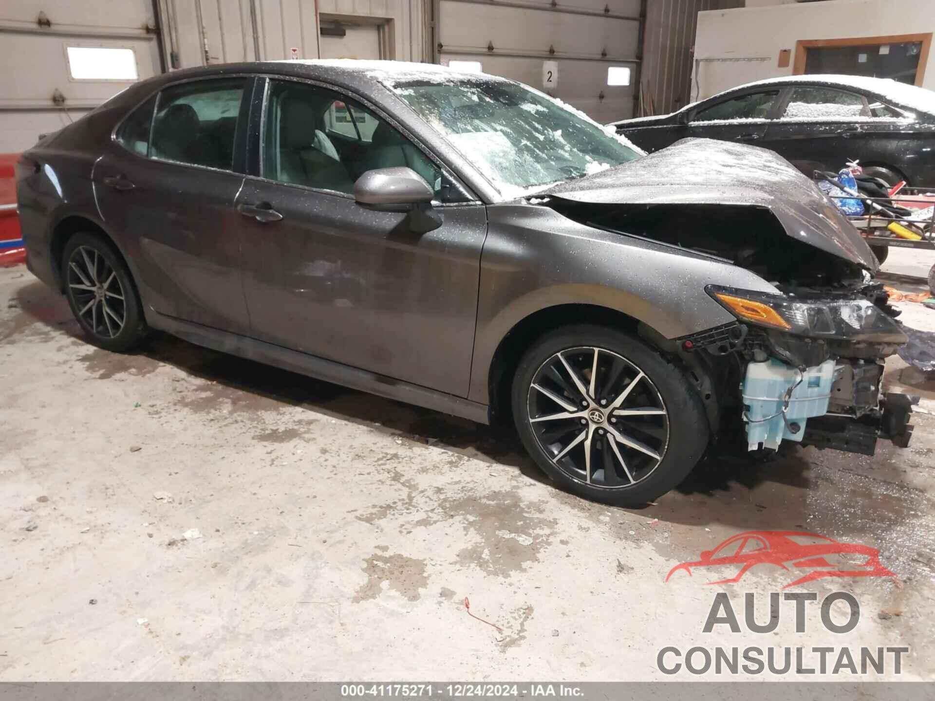 TOYOTA CAMRY 2021 - 4T1G11AK0MU414701