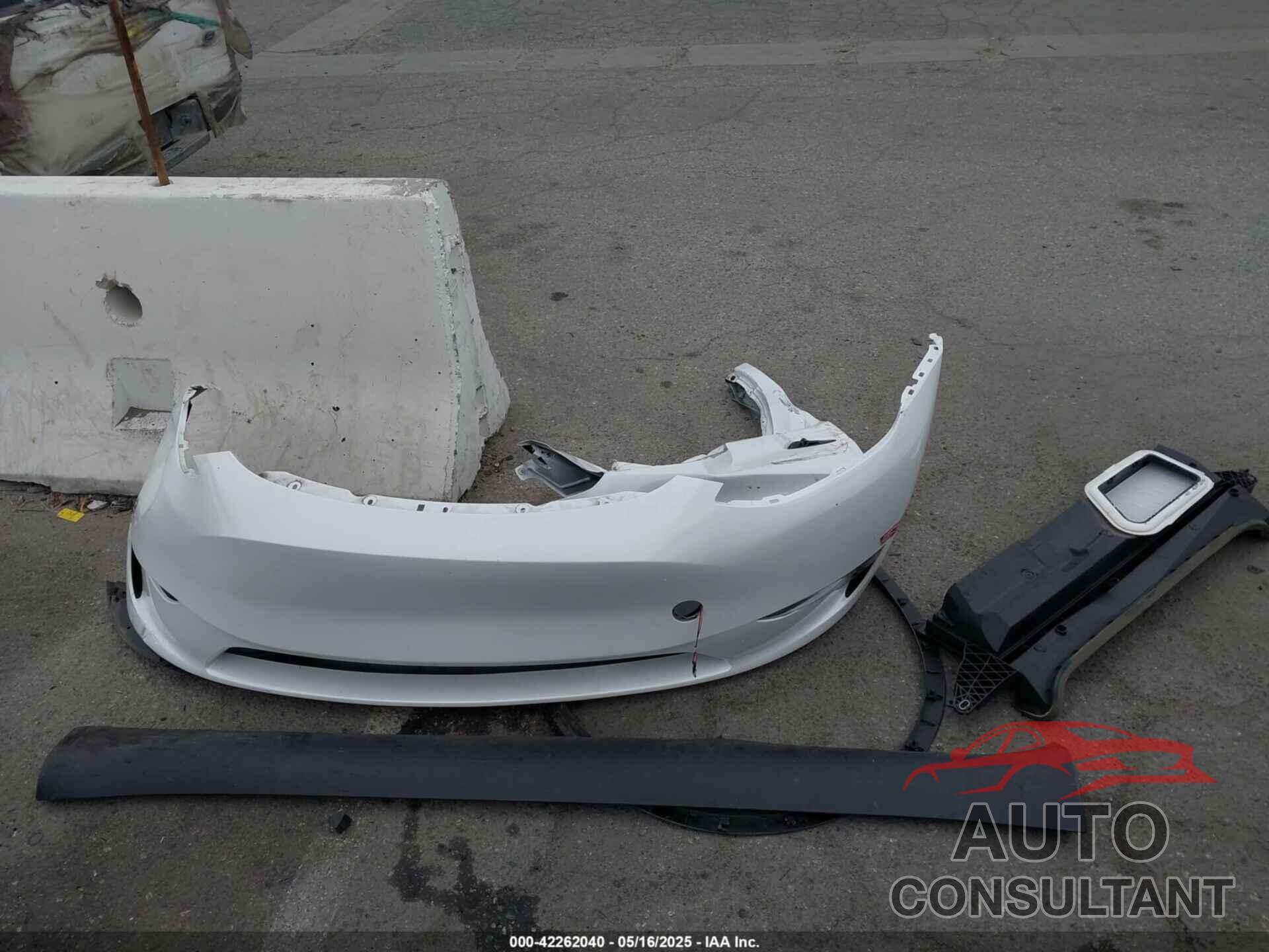TESLA MODEL Y 2023 - 7SAYGDEE4PF807551