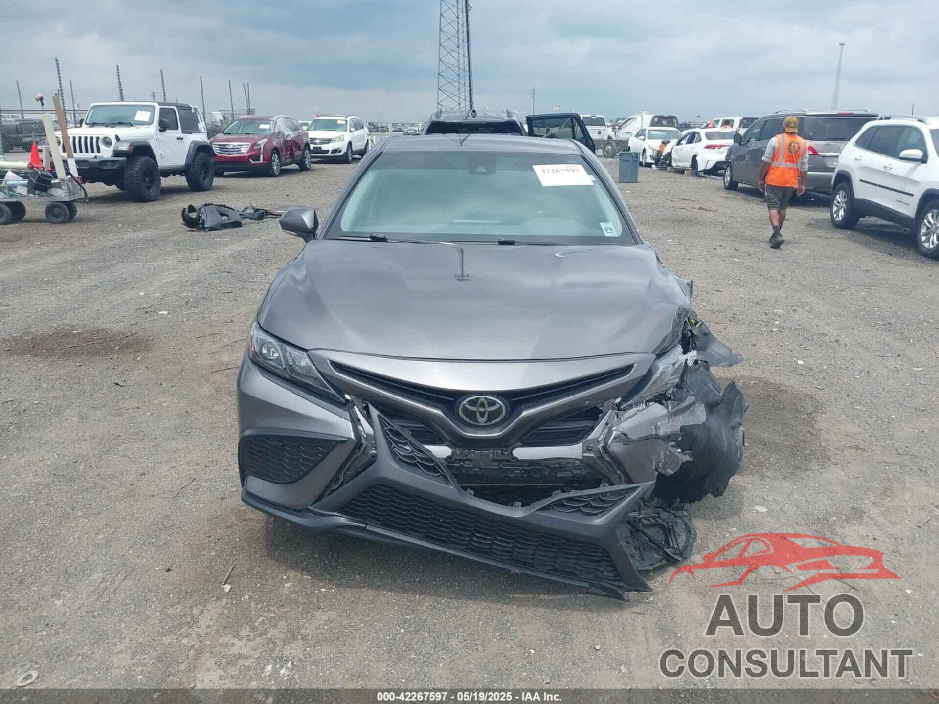 TOYOTA CAMRY 2023 - 4T1G11AK8PU798523