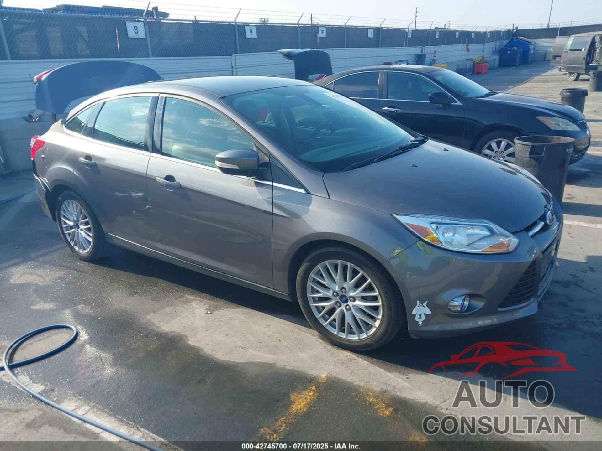 FORD FOCUS 2012 - 1FAHP3H23CL247219