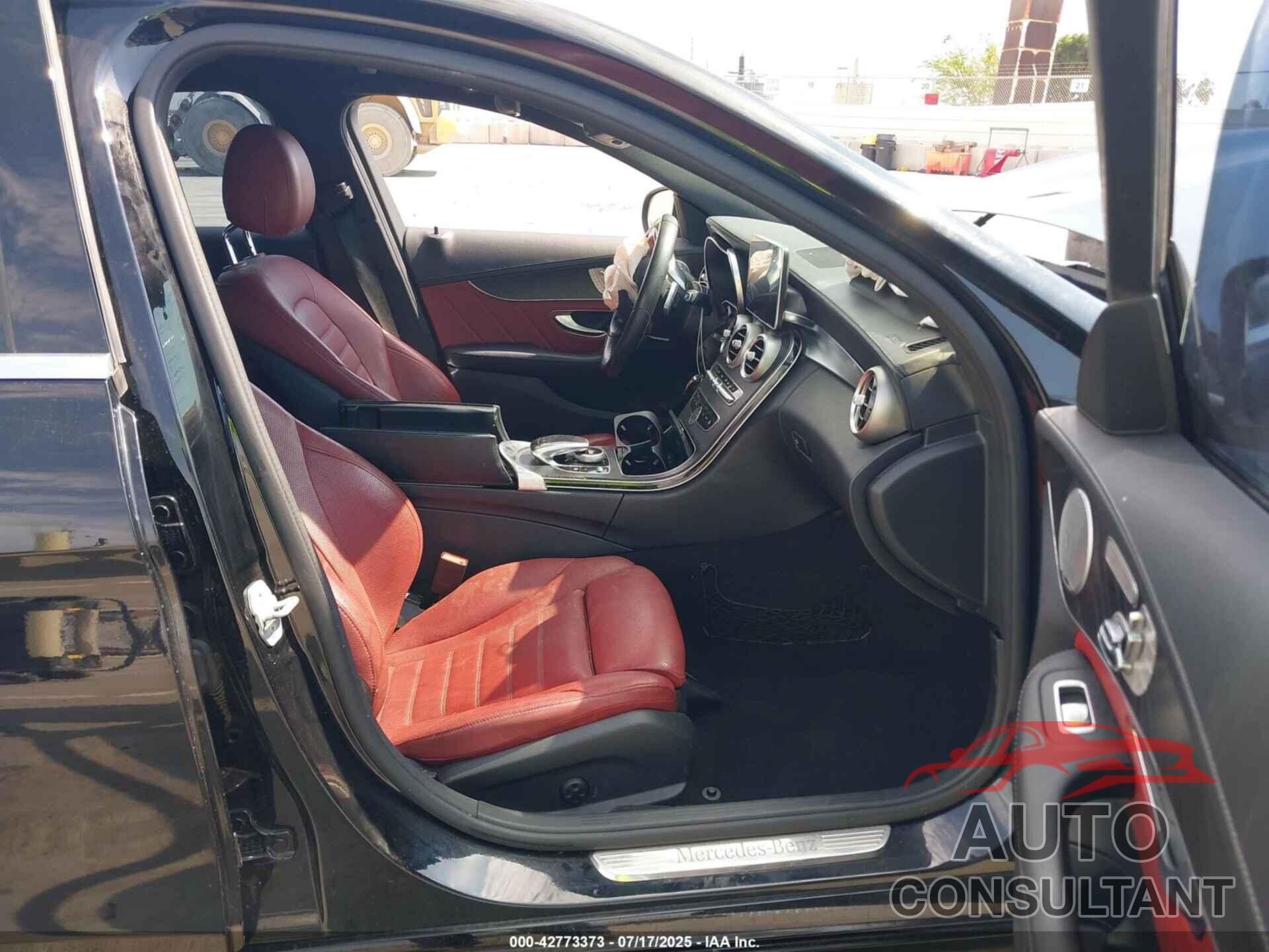 MERCEDES-BENZ C 300 2015 - 55SWF4KB4FU008142