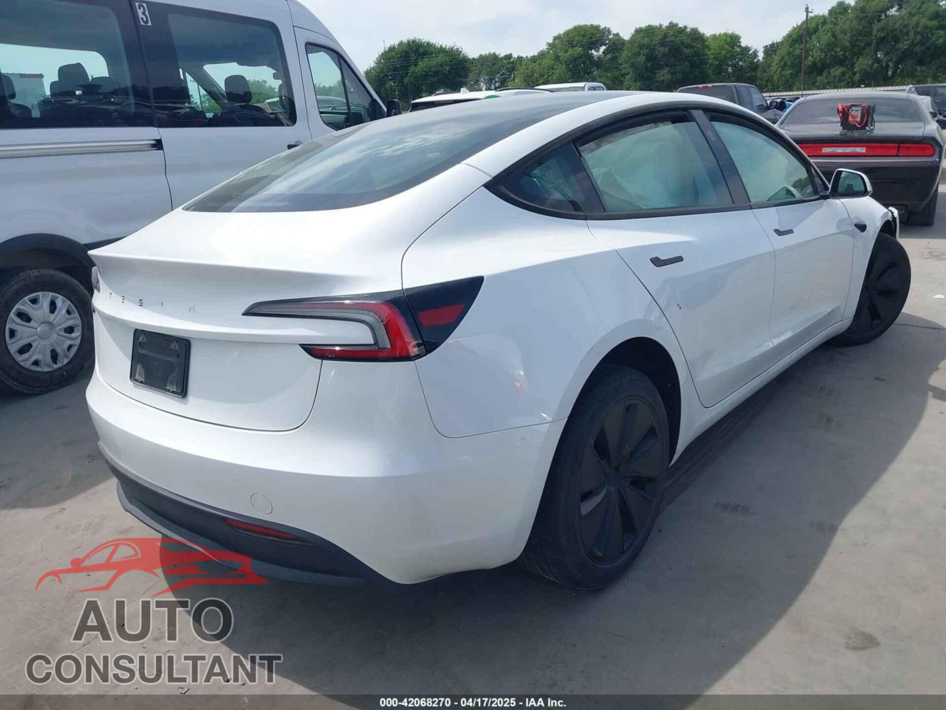 TESLA MODEL 3 2024 - 5YJ3E1EA1RF784399