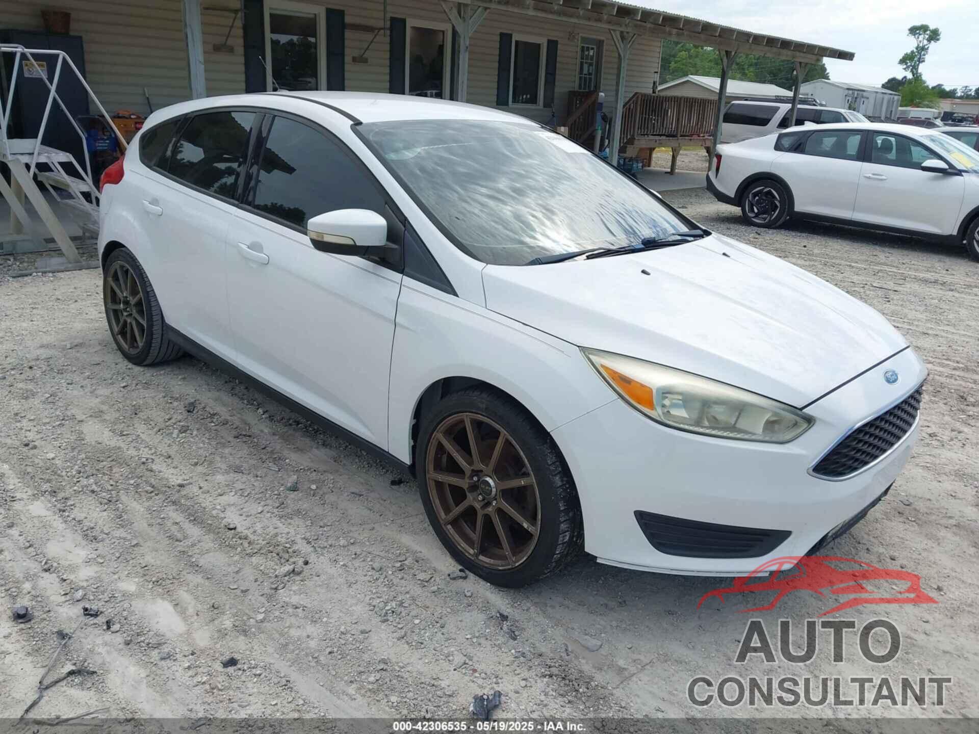 FORD FOCUS 2015 - 1FADP3K21FL253032