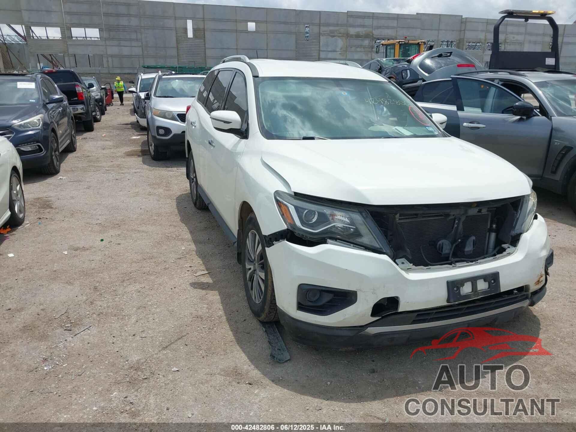NISSAN PATHFINDER 2017 - 5N1DR2MN7HC684513