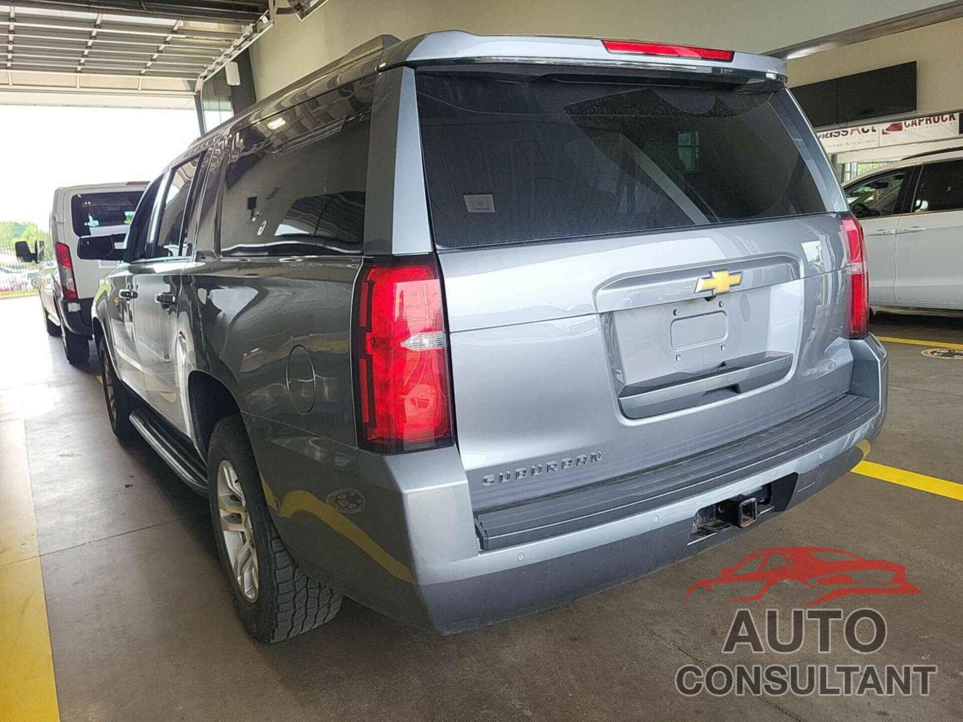 CHEVROLET SUBURBAN 2018 - 1GNSKKEC2JR217684
