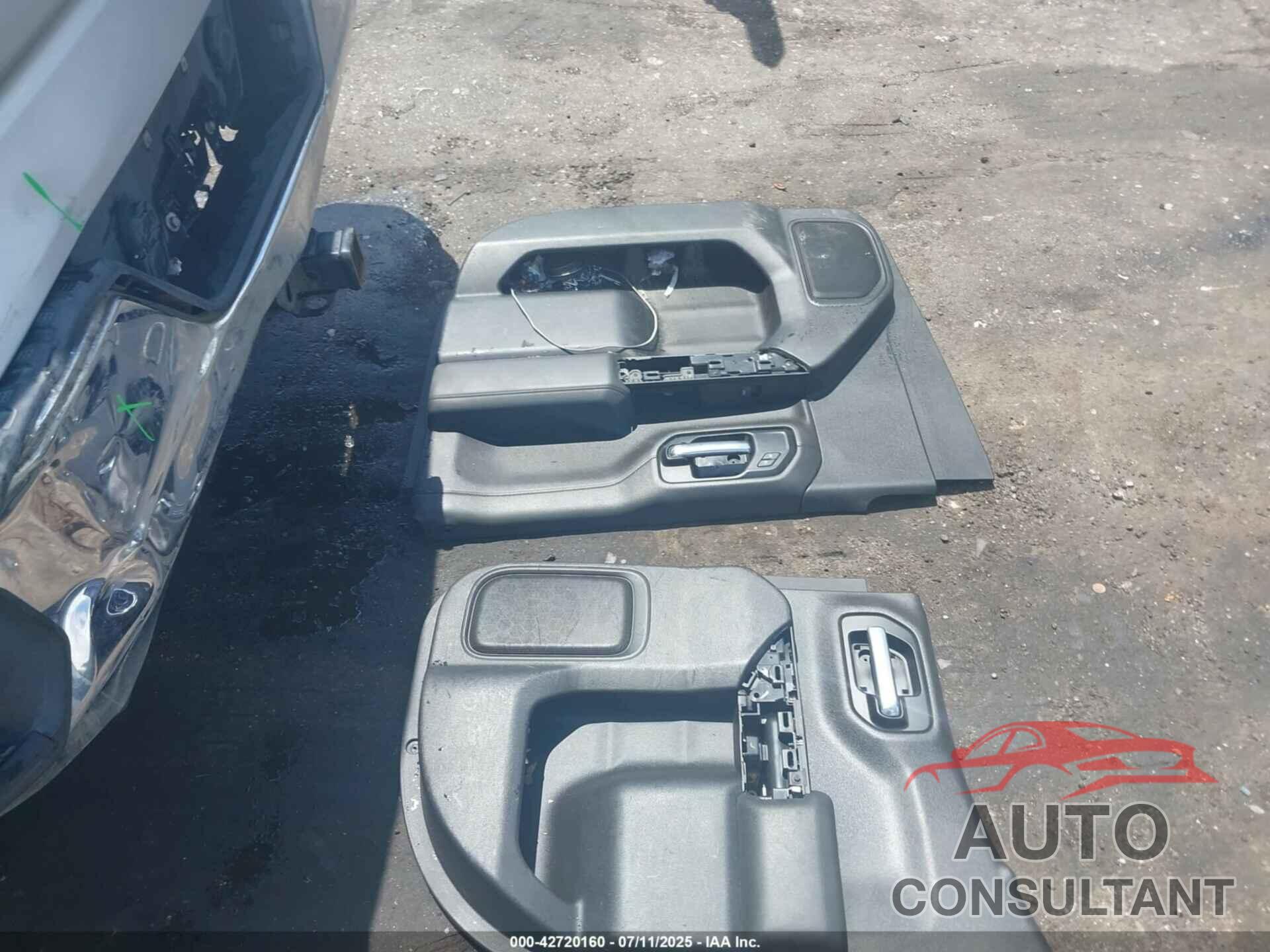 CHEVROLET SILVERADO 1500 2019 - 1GCRYDEK4KZ314976