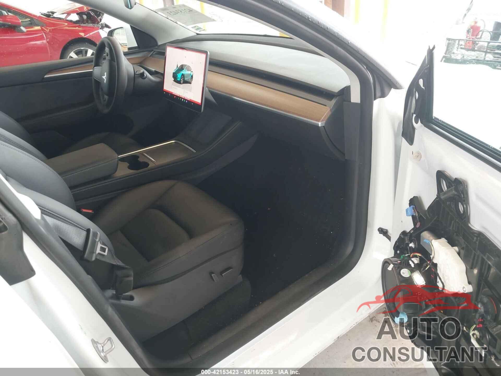 TESLA MODEL Y 2023 - 7SAYGAEE8PF809009