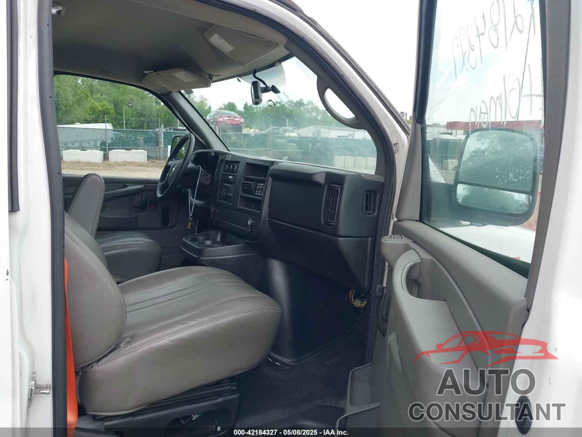 CHEVROLET EXPRESS 1500 2014 - 1GCSGAFX4E1166666