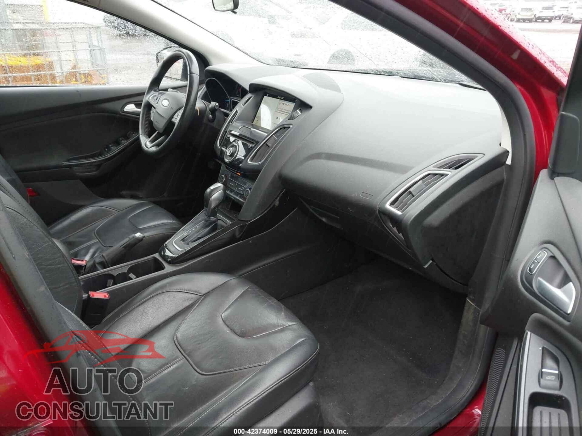 FORD FOCUS 2017 - 1FADP3N20HL246345