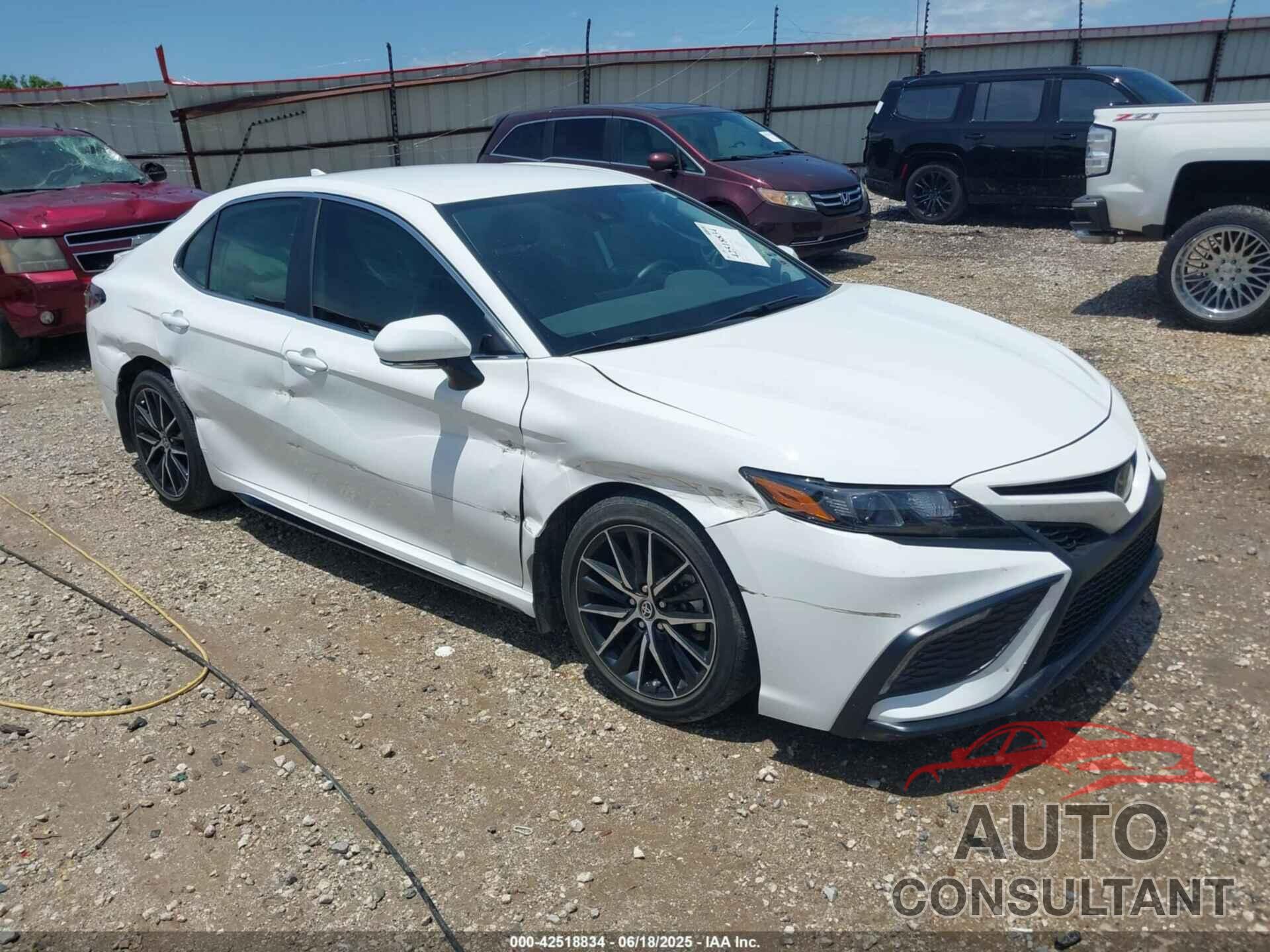 TOYOTA CAMRY 2024 - 4T1G11AK7RU204314