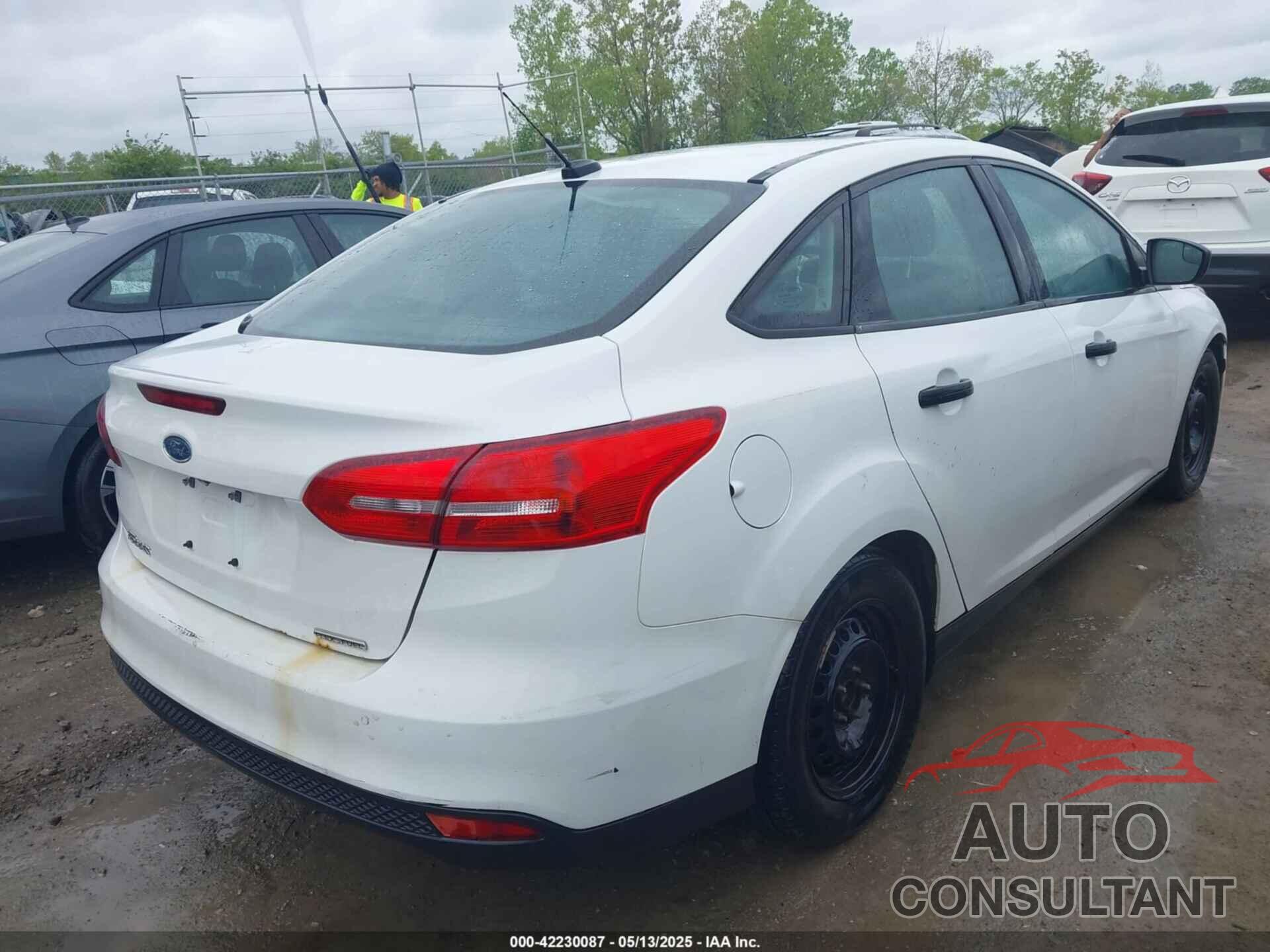 FORD FOCUS 2016 - 1FADP3E24GL386381
