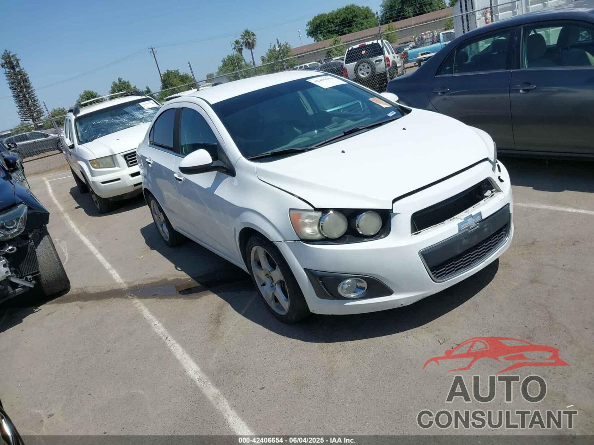 CHEVROLET SONIC 2015 - 1G1JE5SB0F4191236