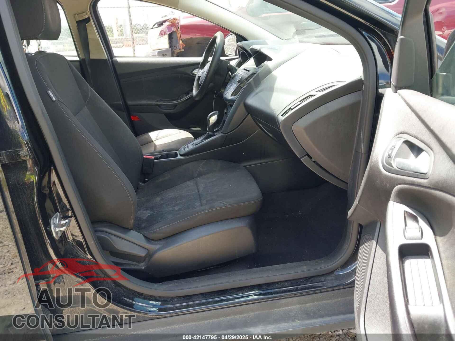 FORD FOCUS 2017 - 1FADP3F2XHL243371