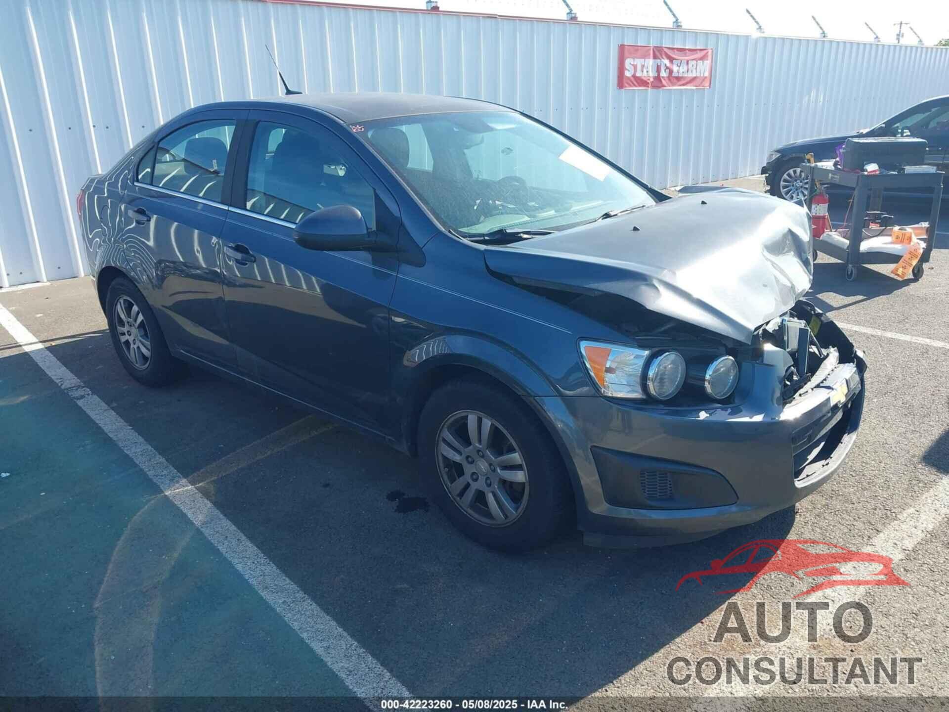 CHEVROLET SONIC 2013 - 1G1JC5SG2D4189180