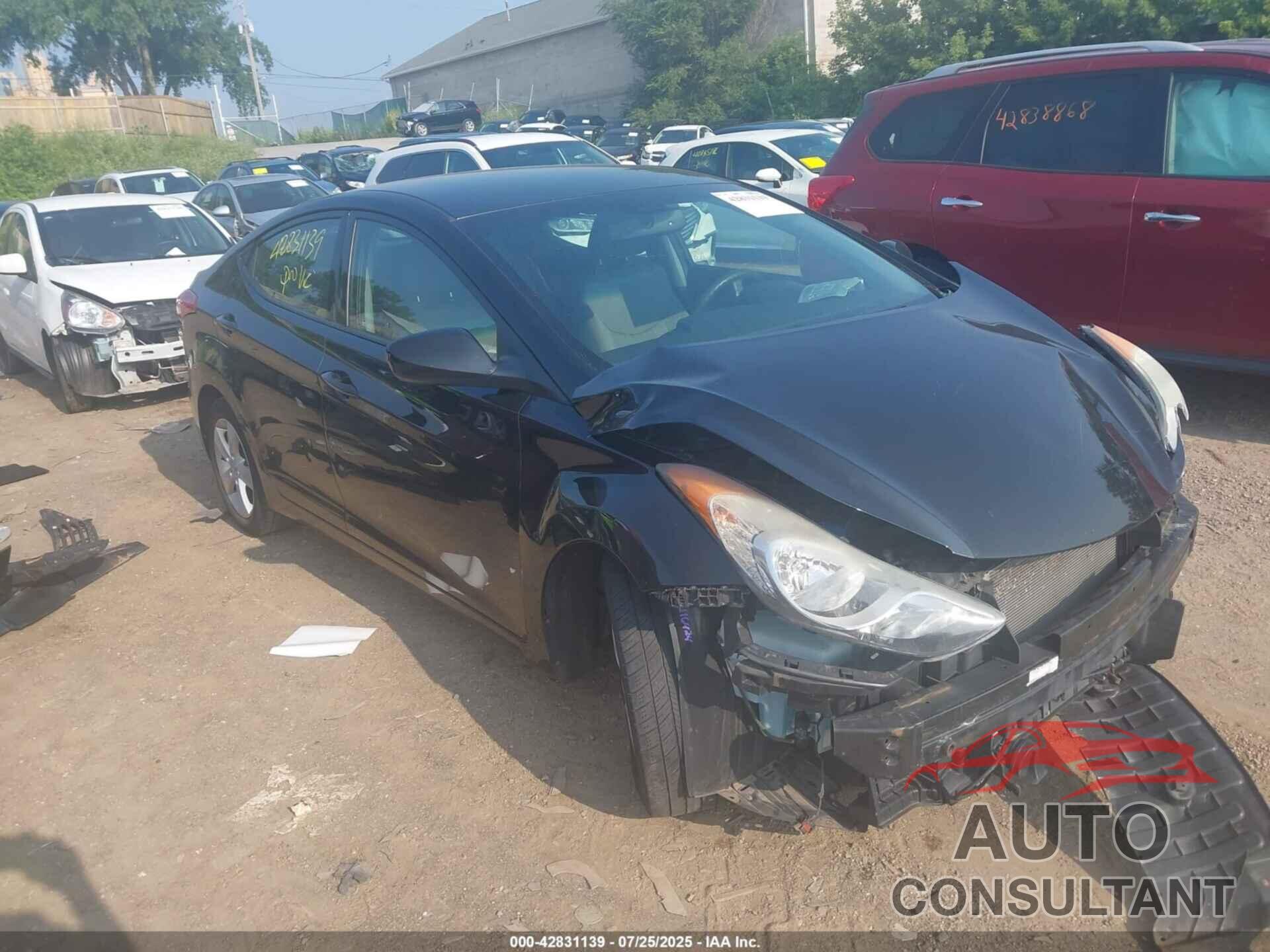 HYUNDAI ELANTRA 2013 - 5NPDH4AE4DH328476