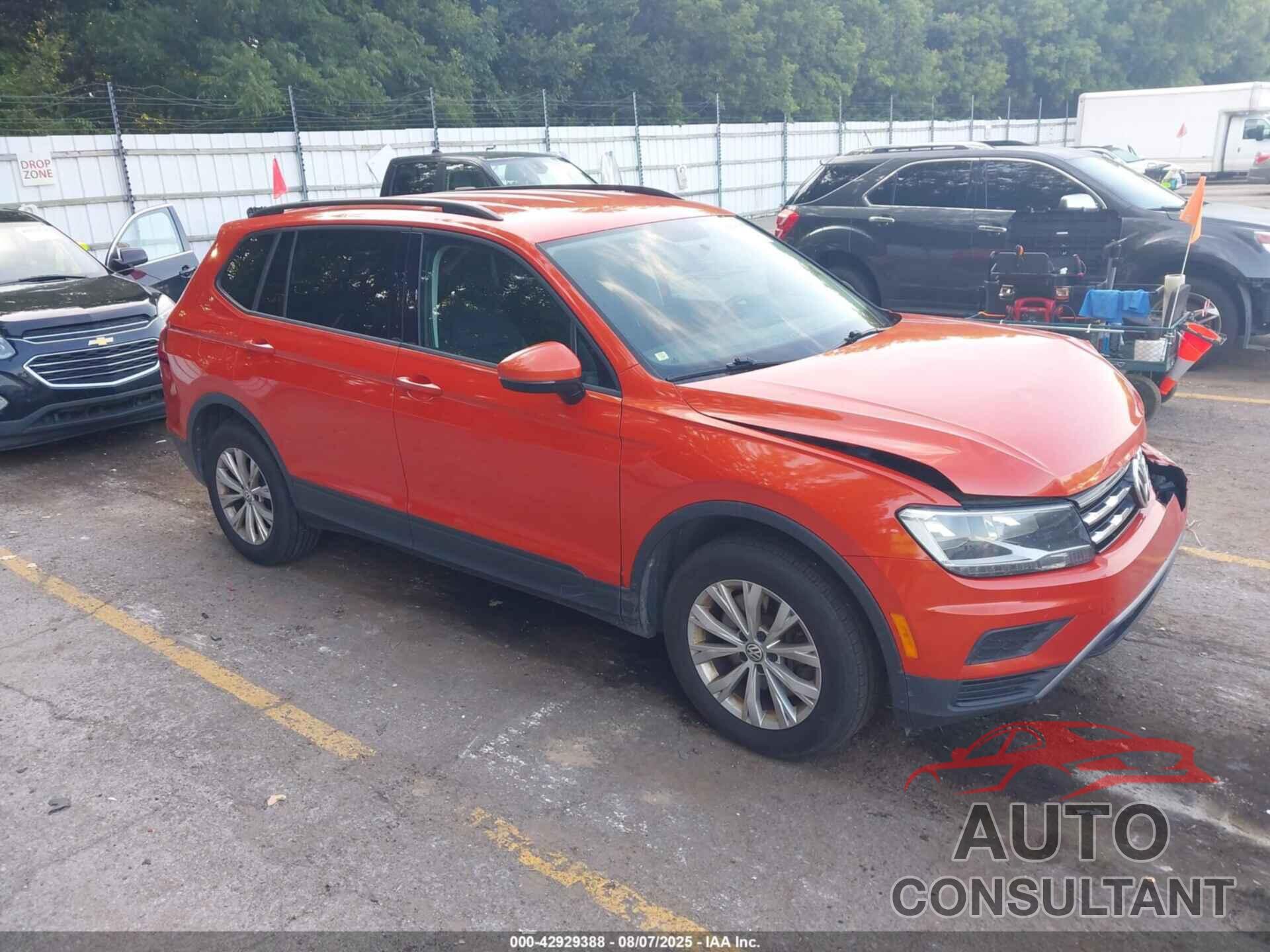 VOLKSWAGEN TIGUAN 2018 - 3VV0B7AX8JM074622