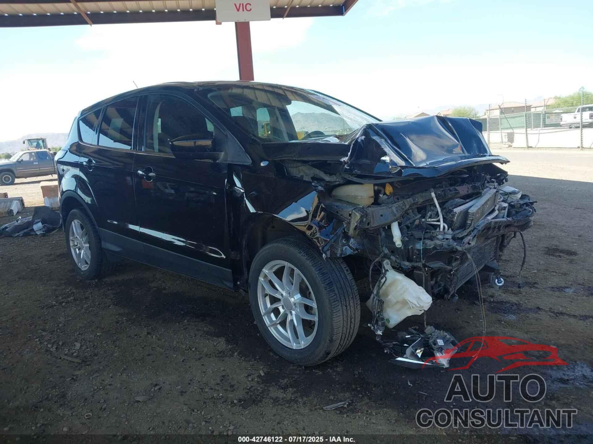 FORD ESCAPE 2017 - 1FMCU0GD8HUE92061