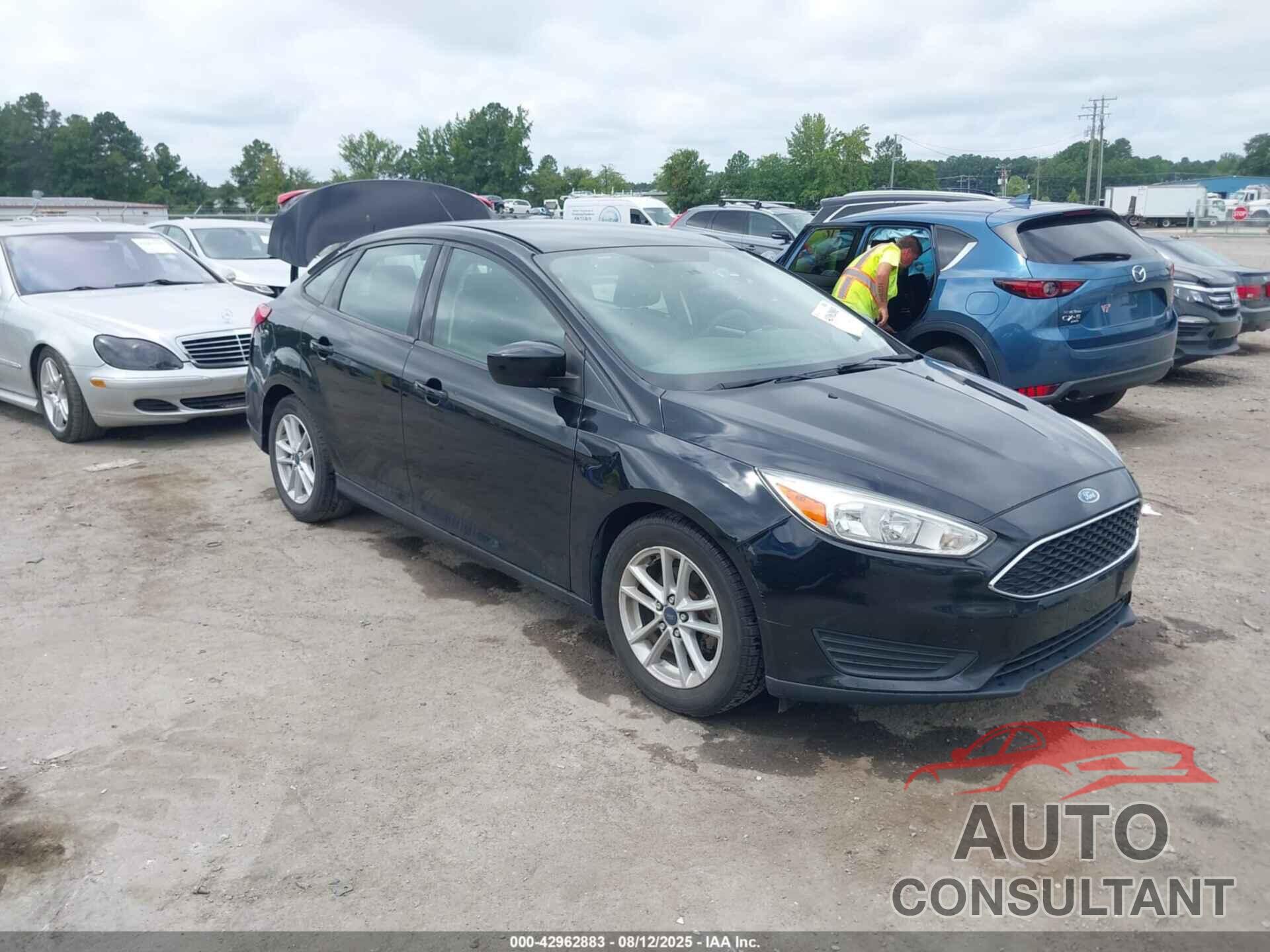 FORD FOCUS 2018 - 1FADP3F28JL209600