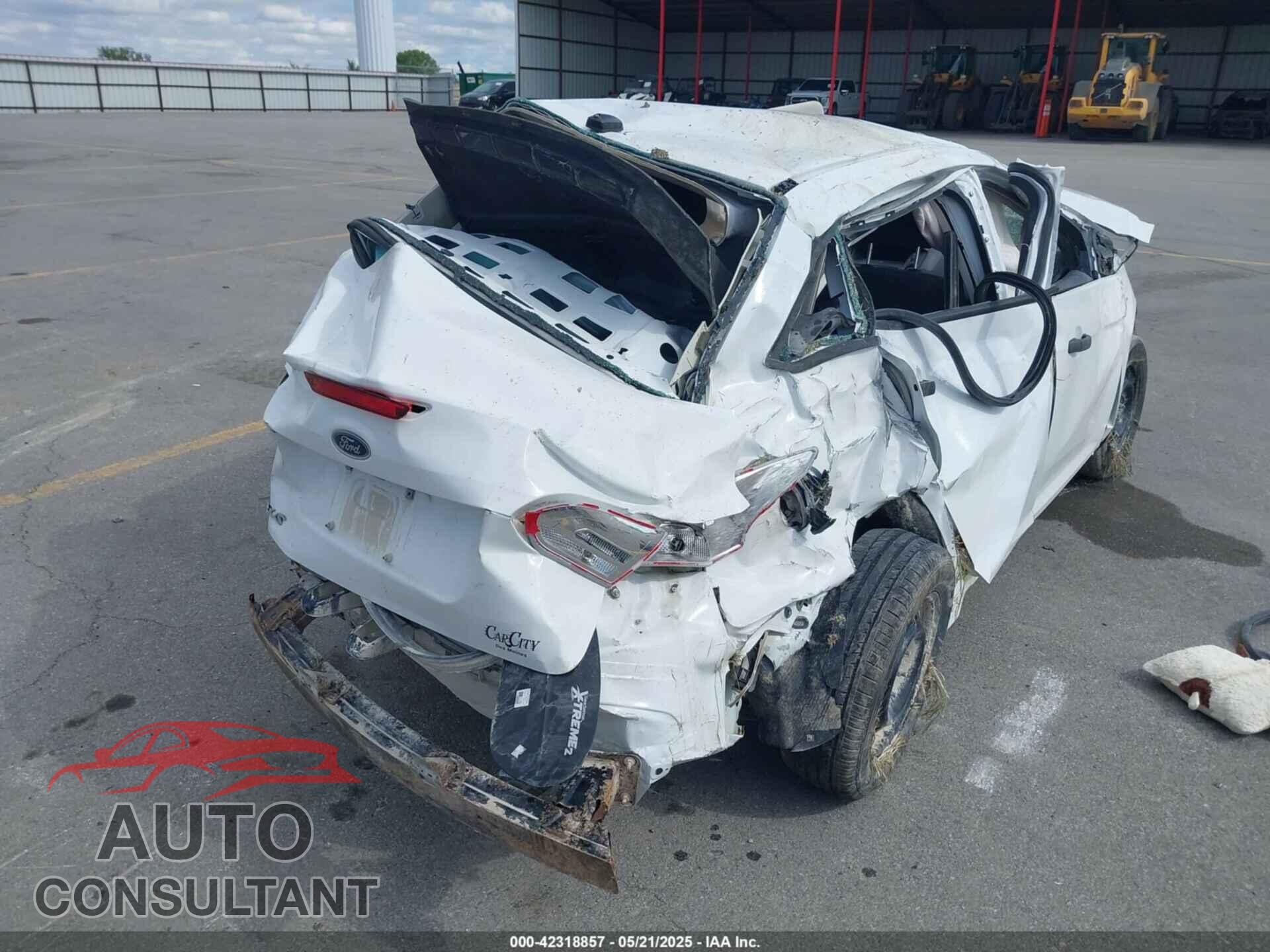 FORD FOCUS 2018 - 1FADP3E2XJL236122