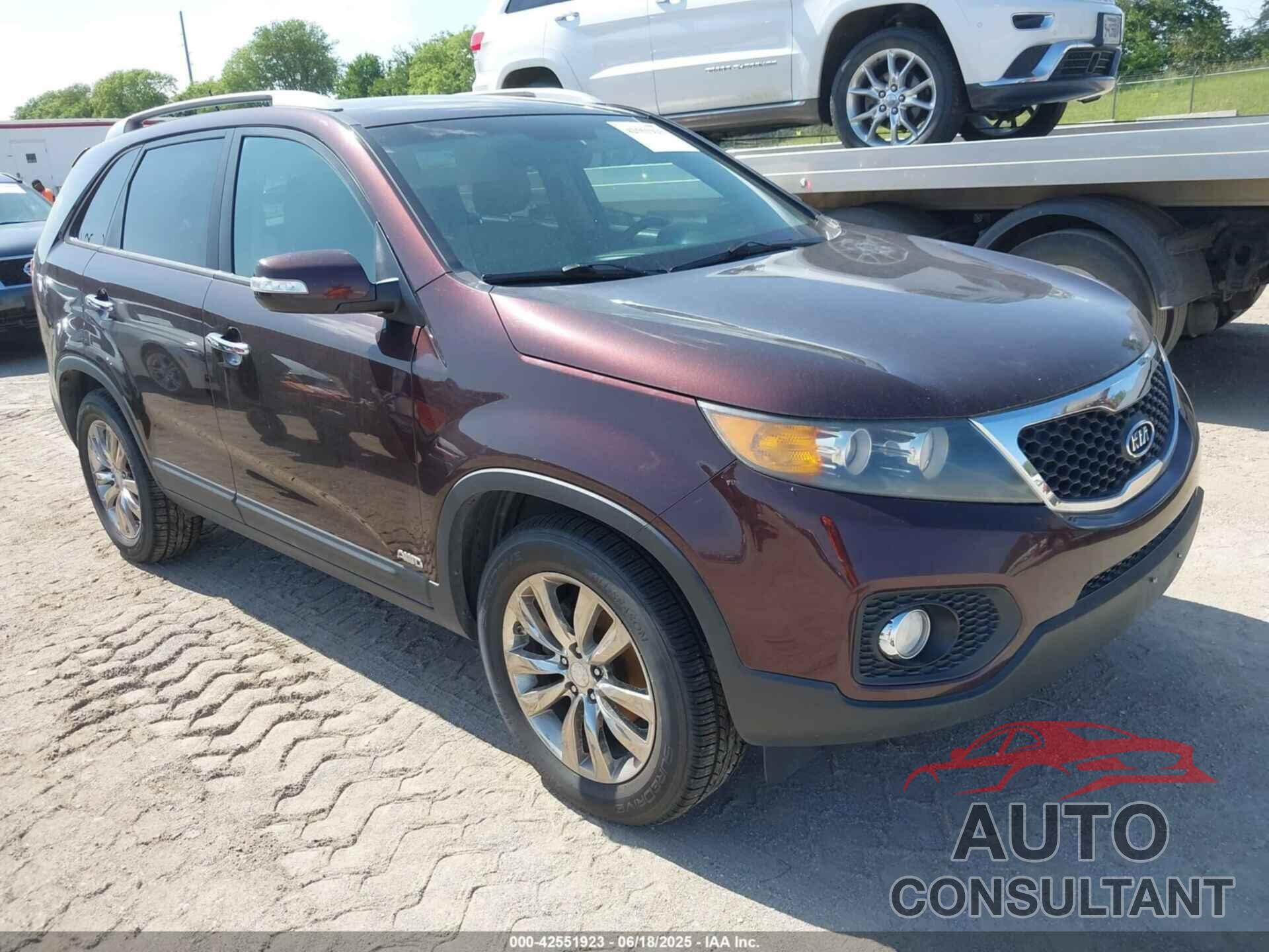KIA SORENTO 2011 - 5XYKUDA12BG071970