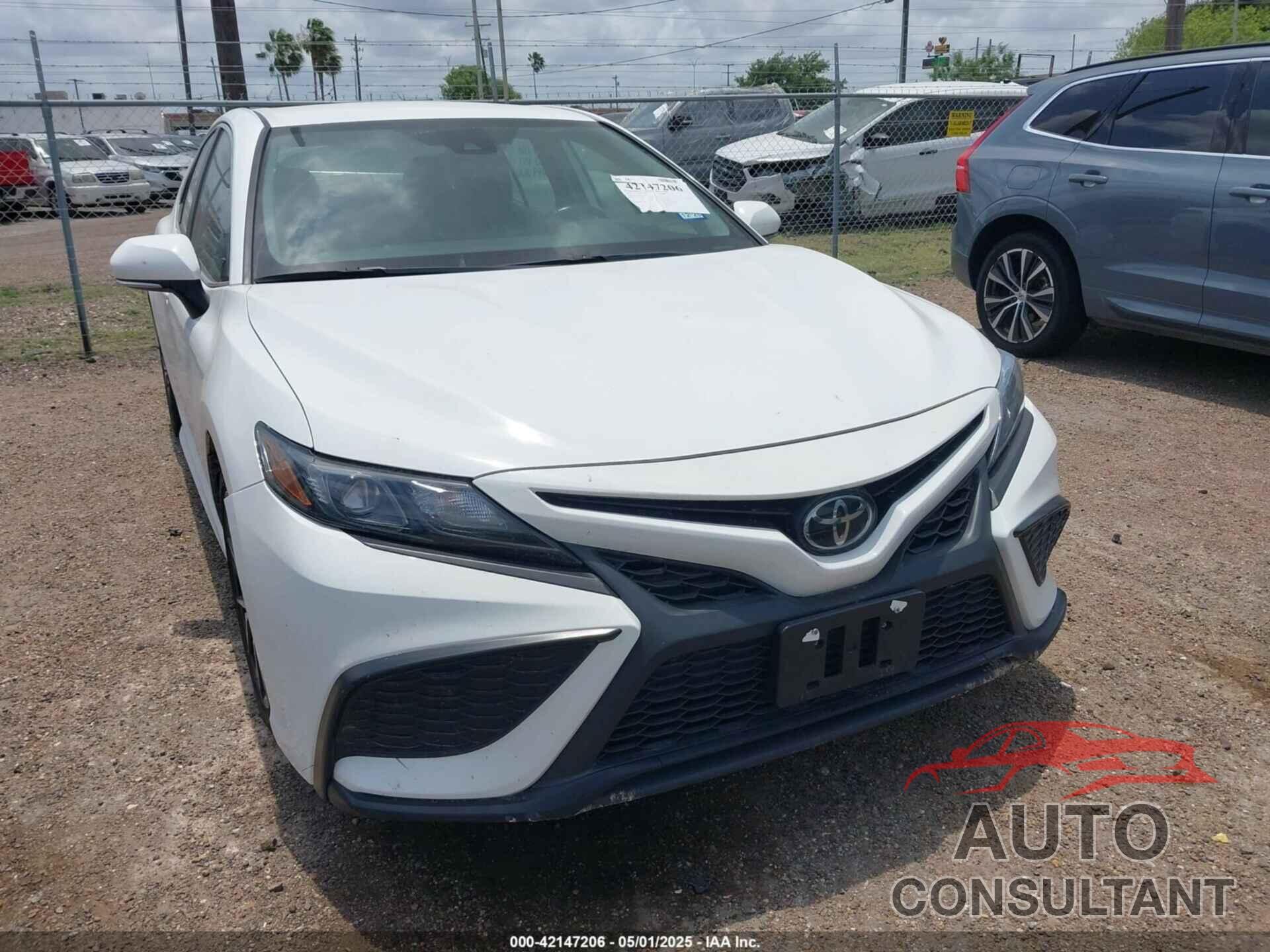 TOYOTA CAMRY 2022 - 4T1G11AK3NU688167