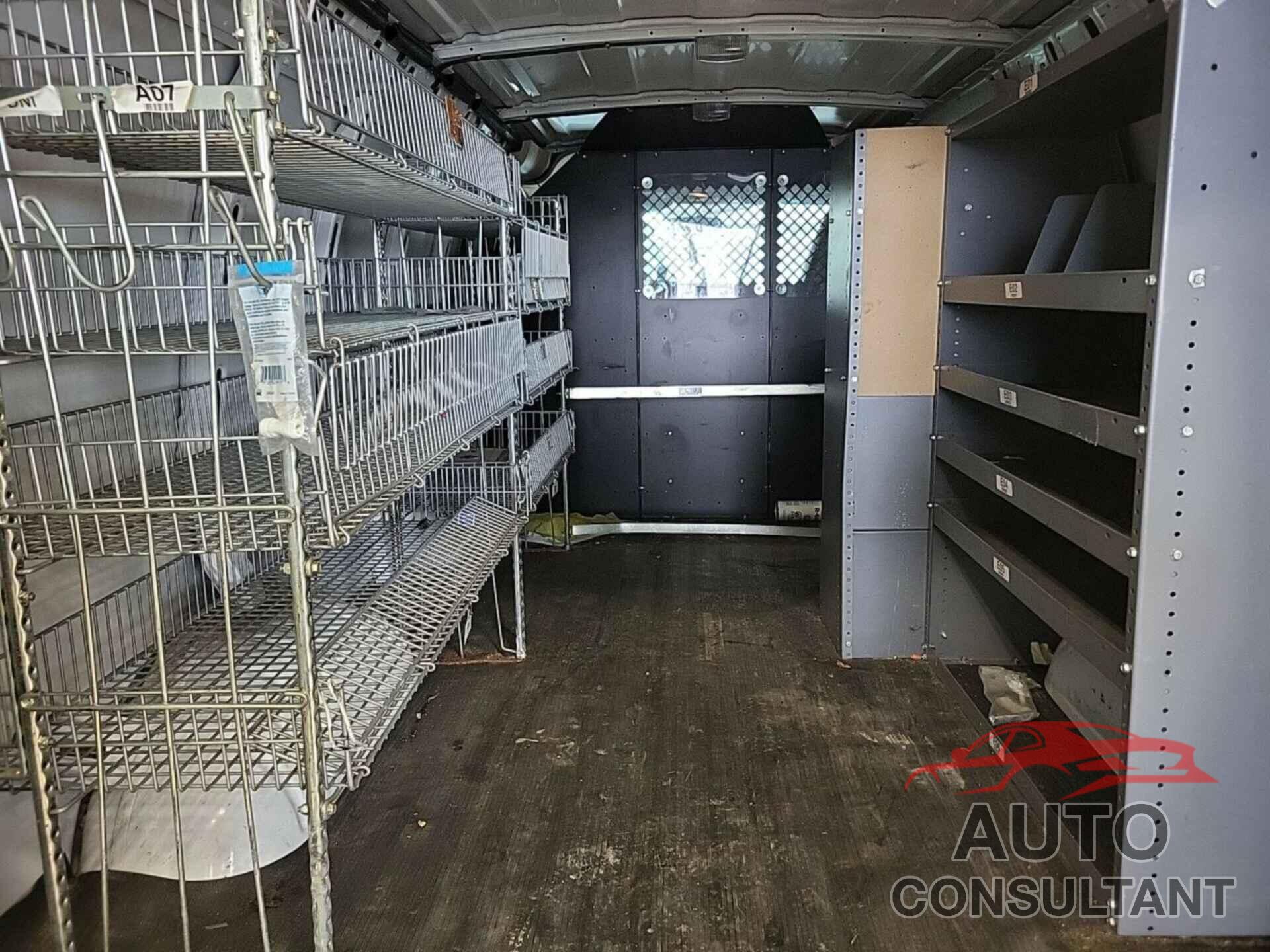 CHEVROLET EXPRESS G1500 2012 - 1GCSGAFX3C1182774