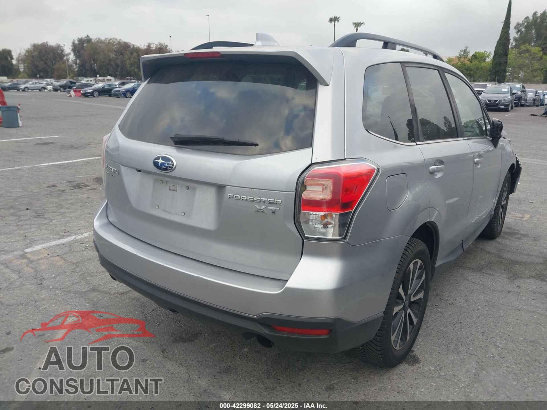 SUBARU FORESTER 2017 - JF2SJGEC8HH432285