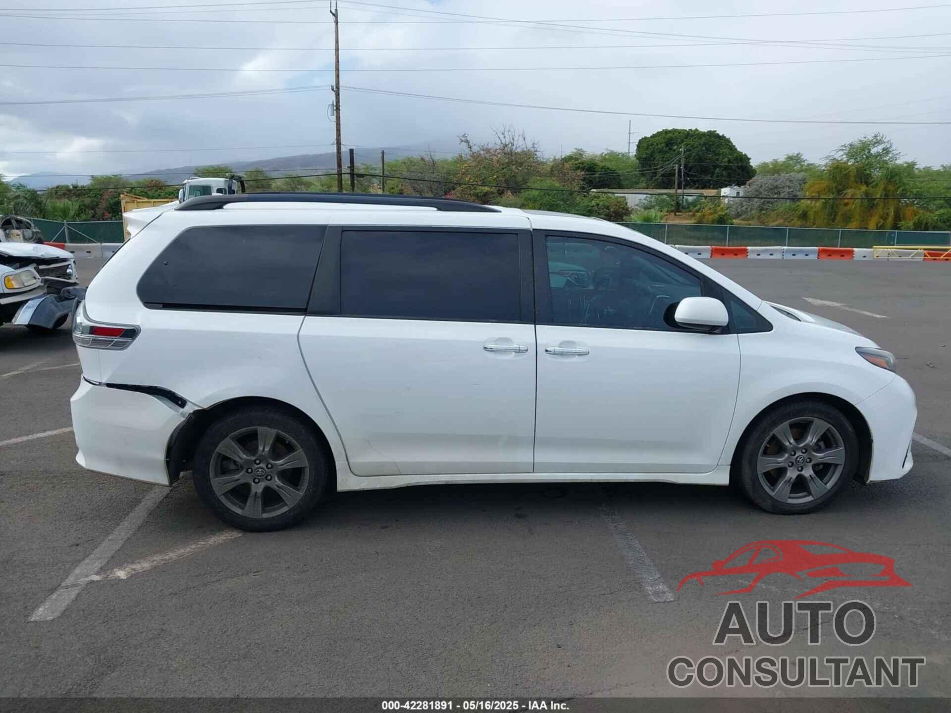 TOYOTA SIENNA 2019 - 5TDXZ3DC0KS990321