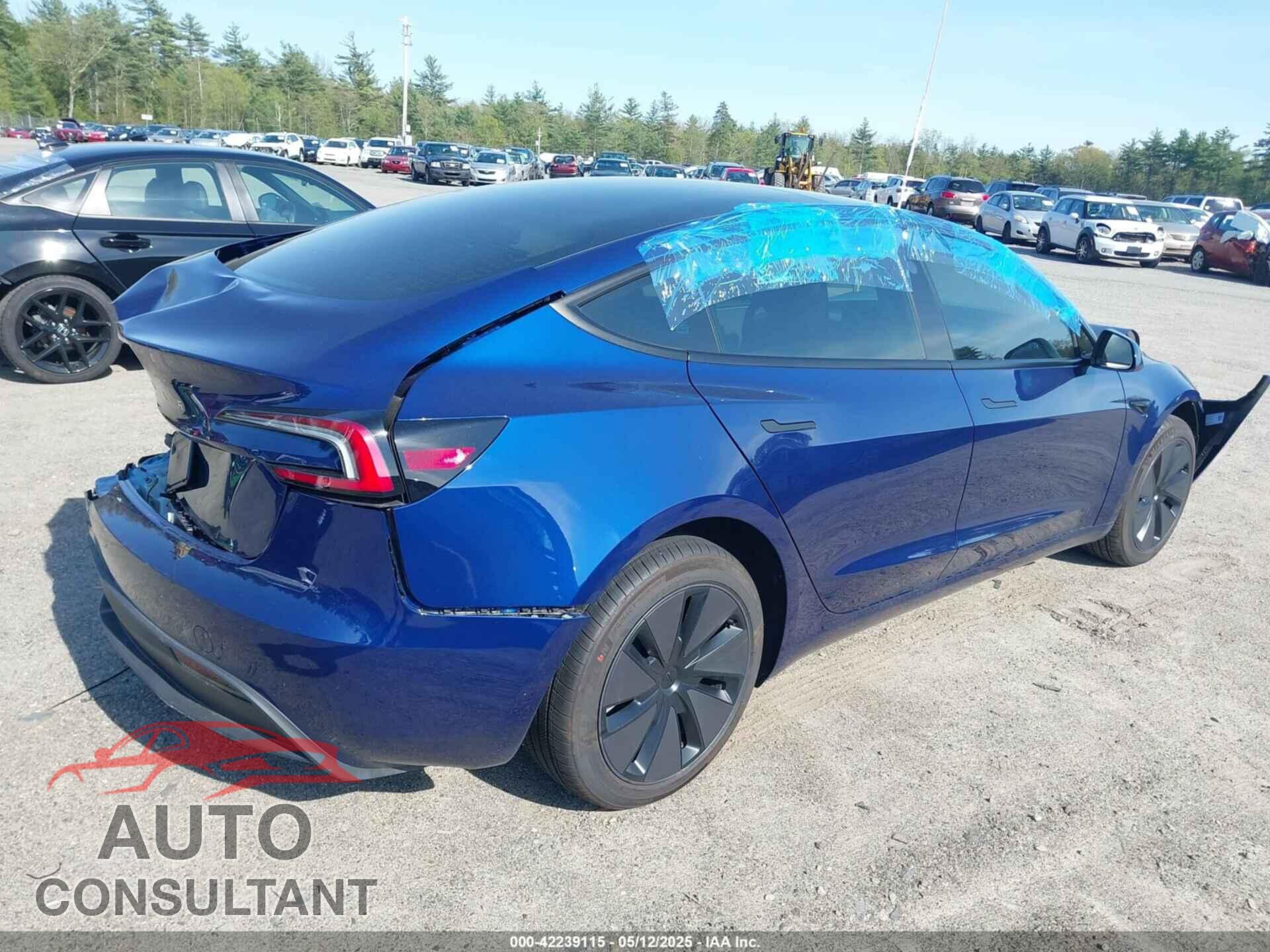 TESLA MODEL 3 2025 - 5YJ3E1EA5SF935363