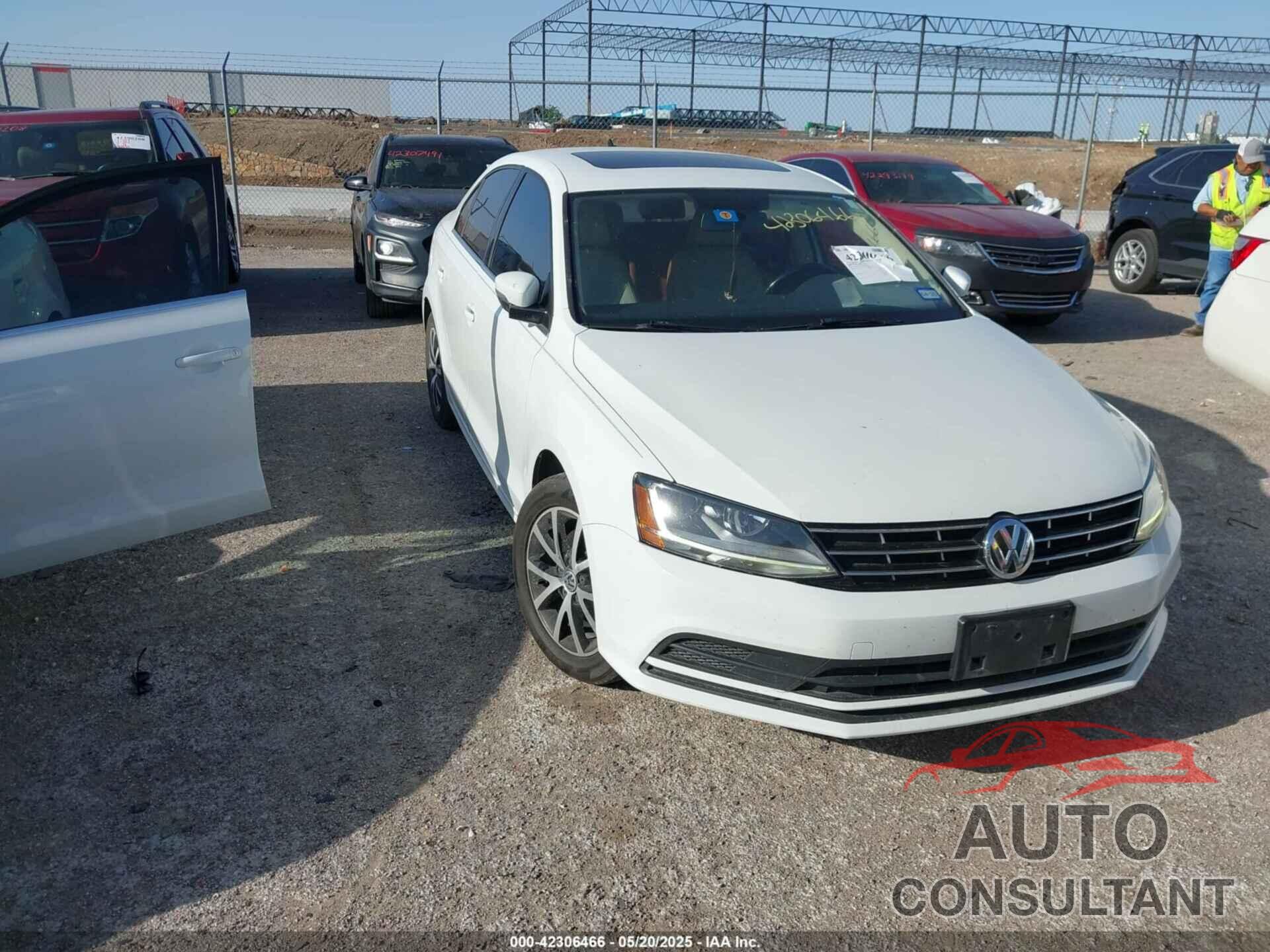 VOLKSWAGEN JETTA 2018 - 3VWDB7AJ0JM228653