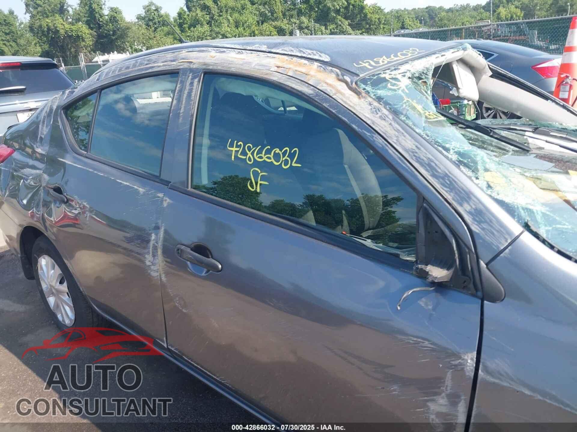 NISSAN VERSA 2019 - 3N1CN7AP3KL879280
