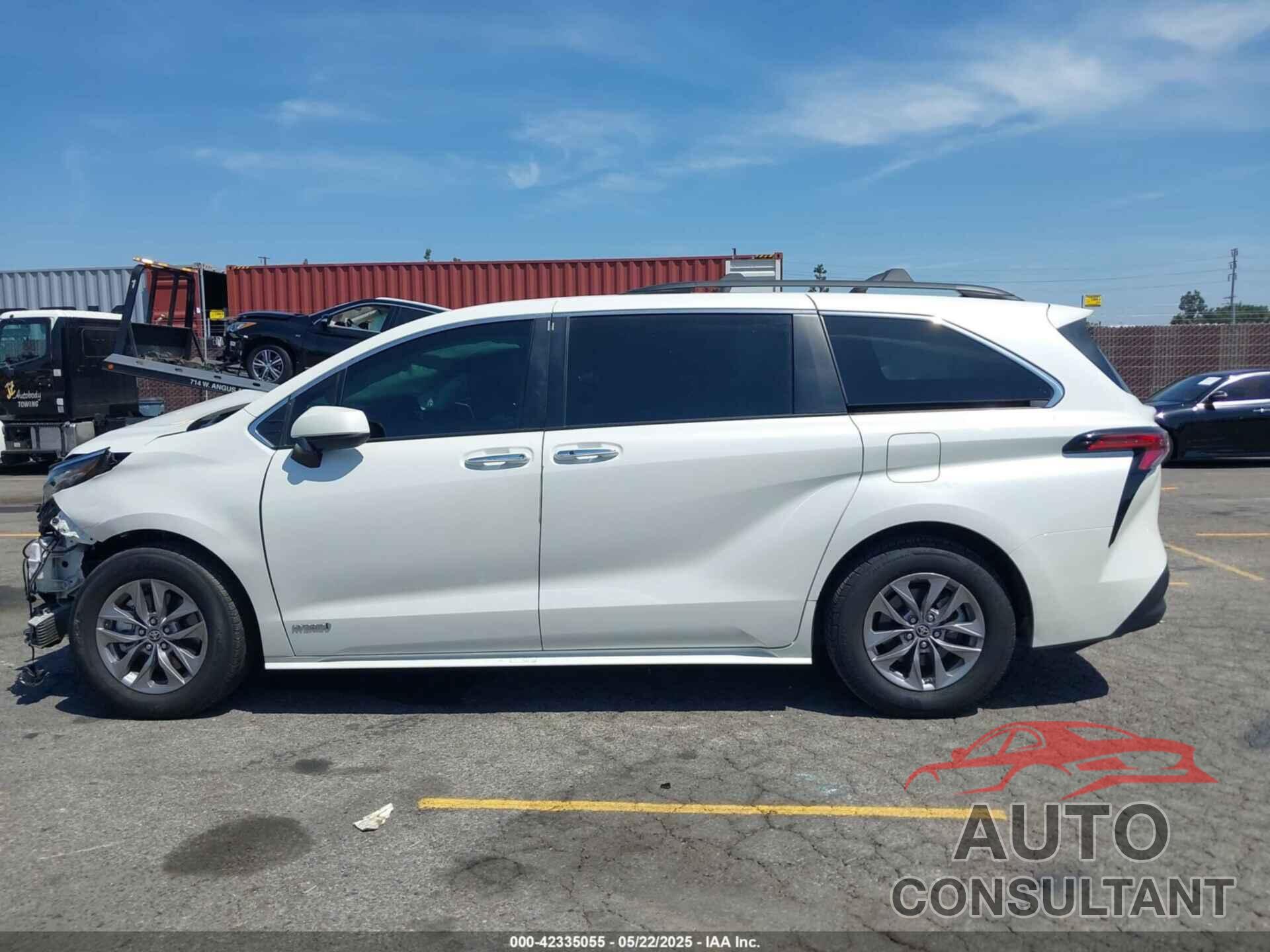 TOYOTA SIENNA 2021 - 5TDJRKEC8MS032240