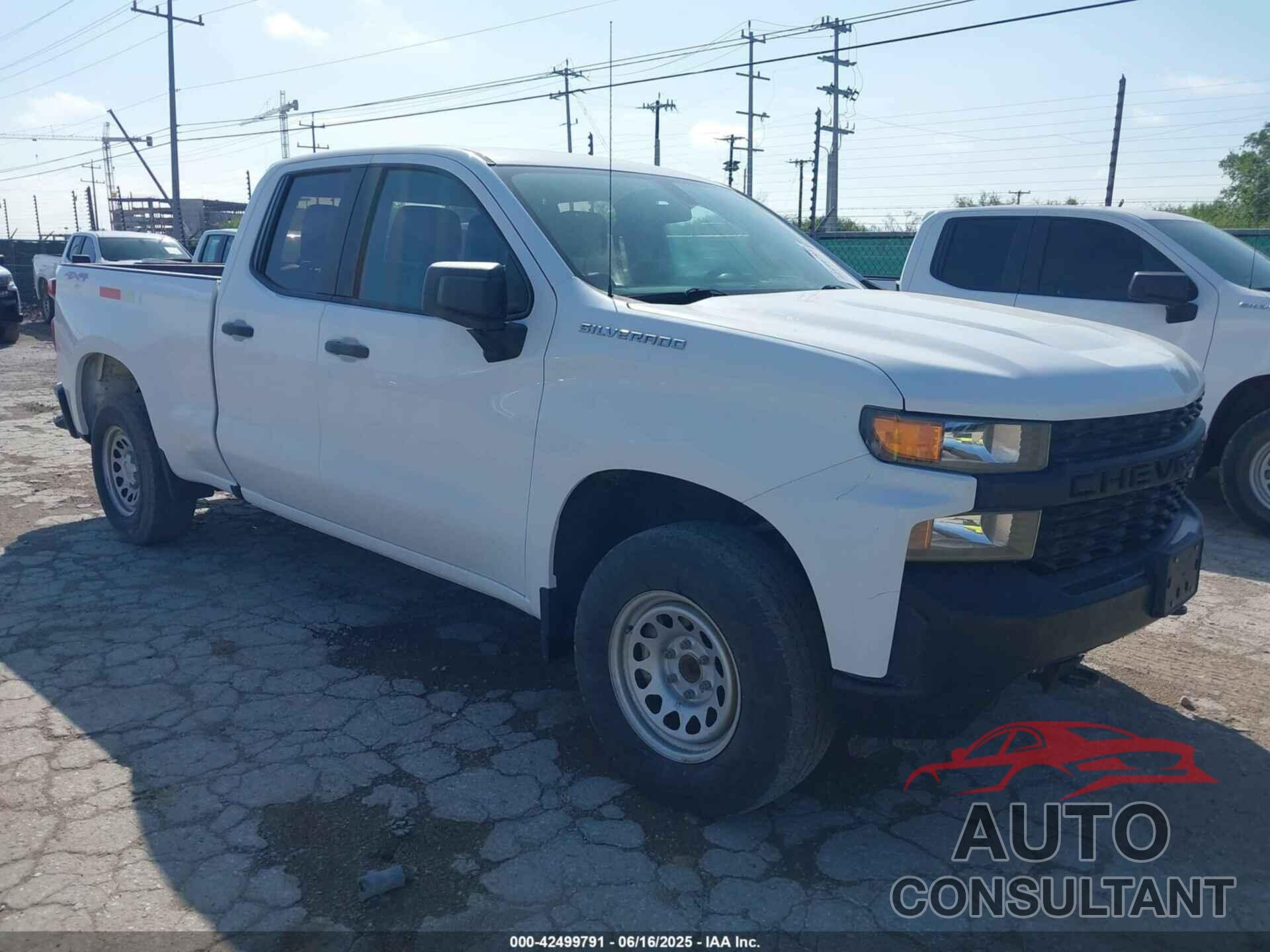 CHEVROLET SILVERADO 1500 2021 - 1GCRYAEF0MZ211512