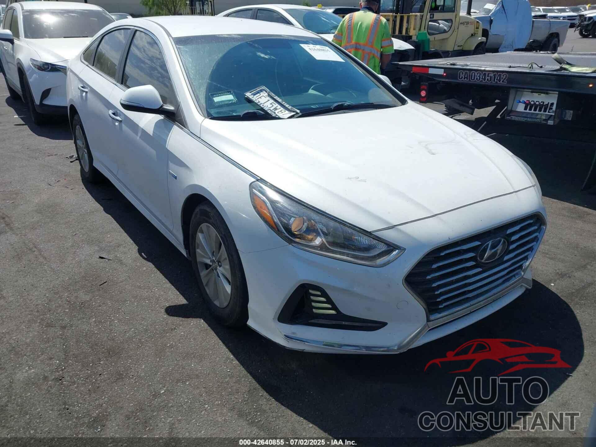 HYUNDAI SONATA HYBRID 2019 - KMHE24L37KA094139