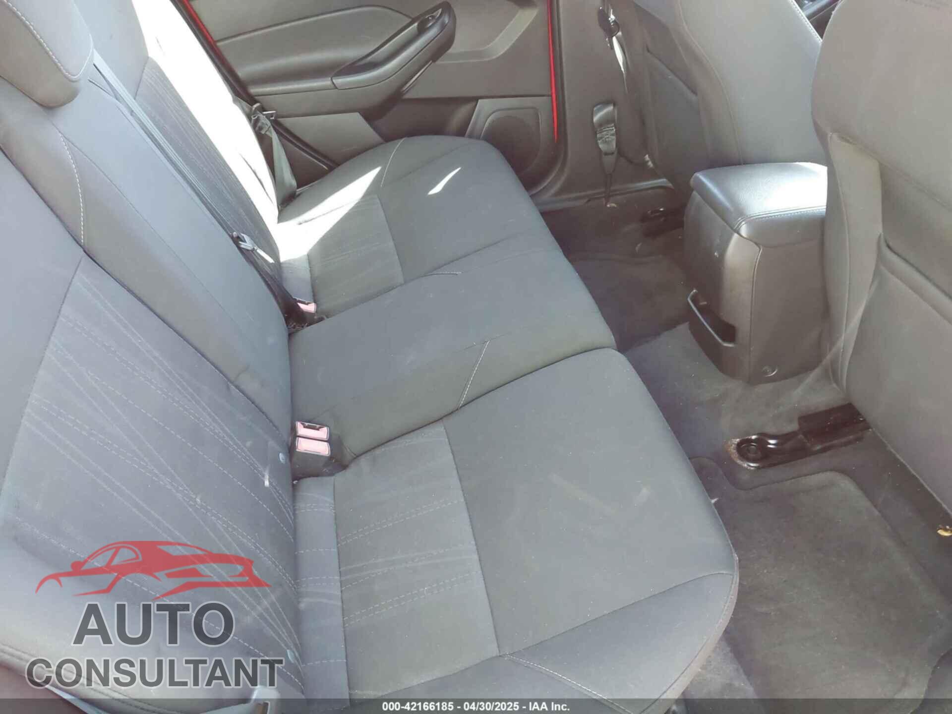 FORD FOCUS 2016 - 1FADP3K21GL294326