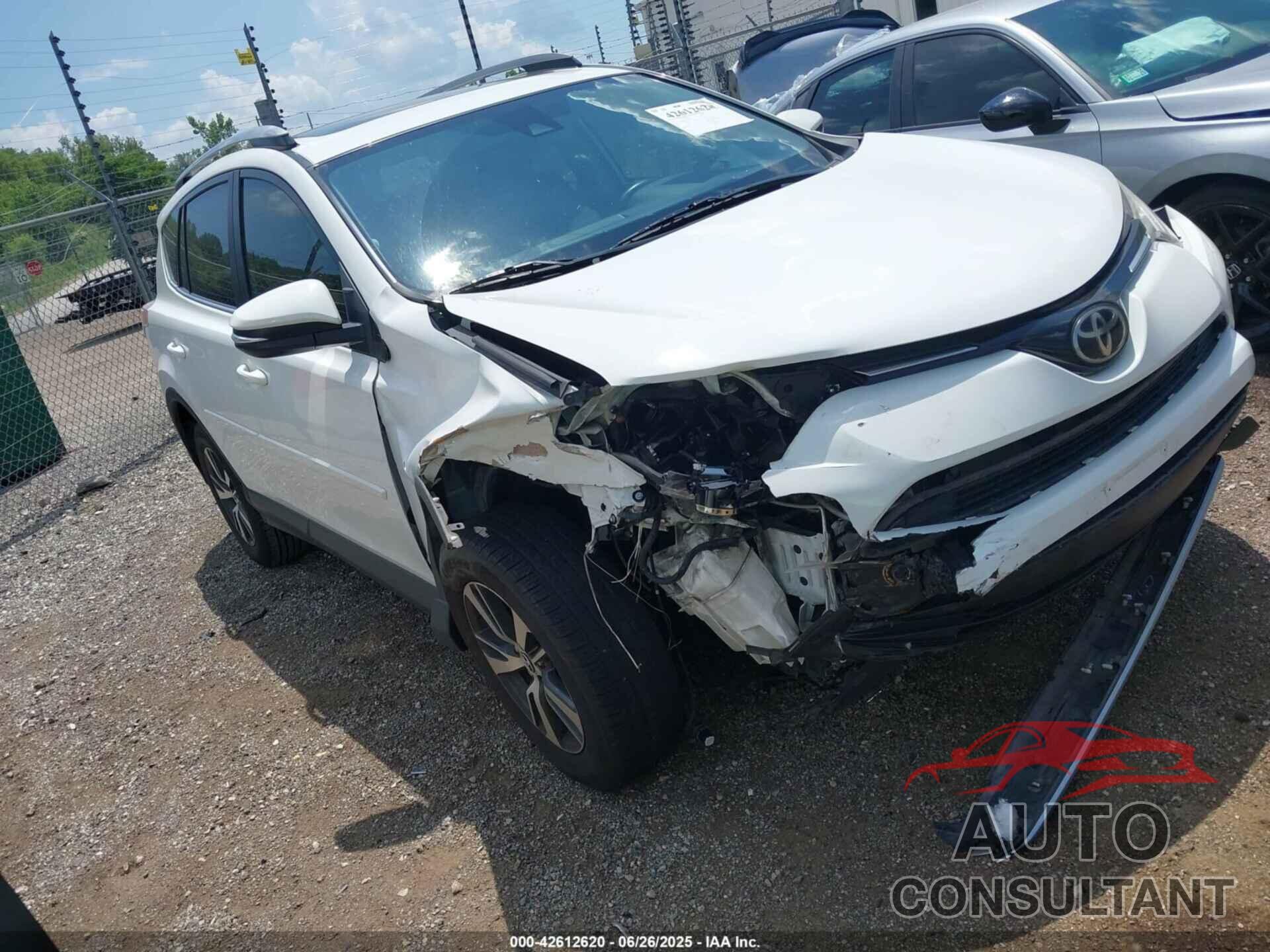 TOYOTA RAV4 2017 - JTMRFREV9HD212771