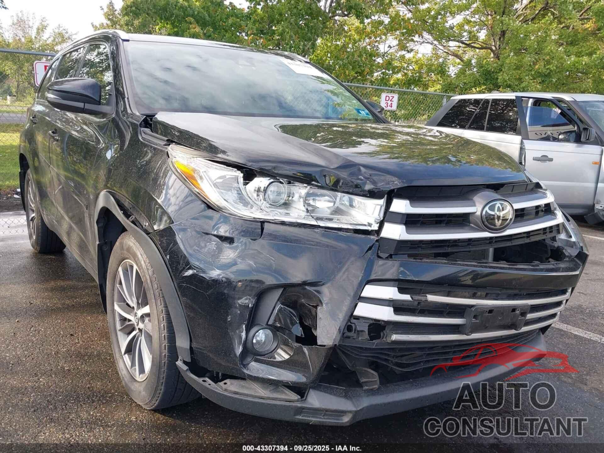 TOYOTA HIGHLANDER 2018 - 5TDJZRFH2JS892634