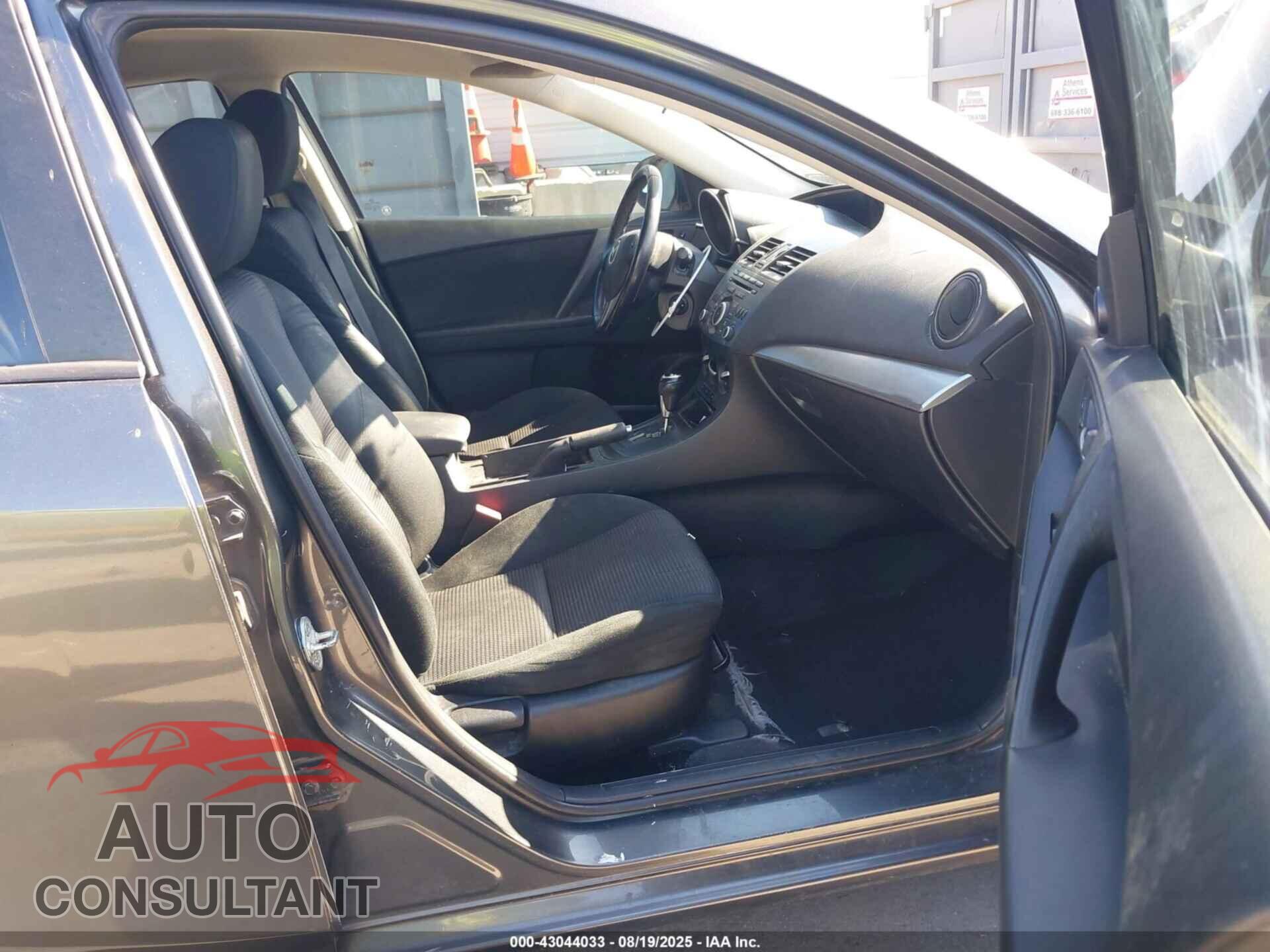 MAZDA MAZDA3 2012 - JM1BL1L89C1629455