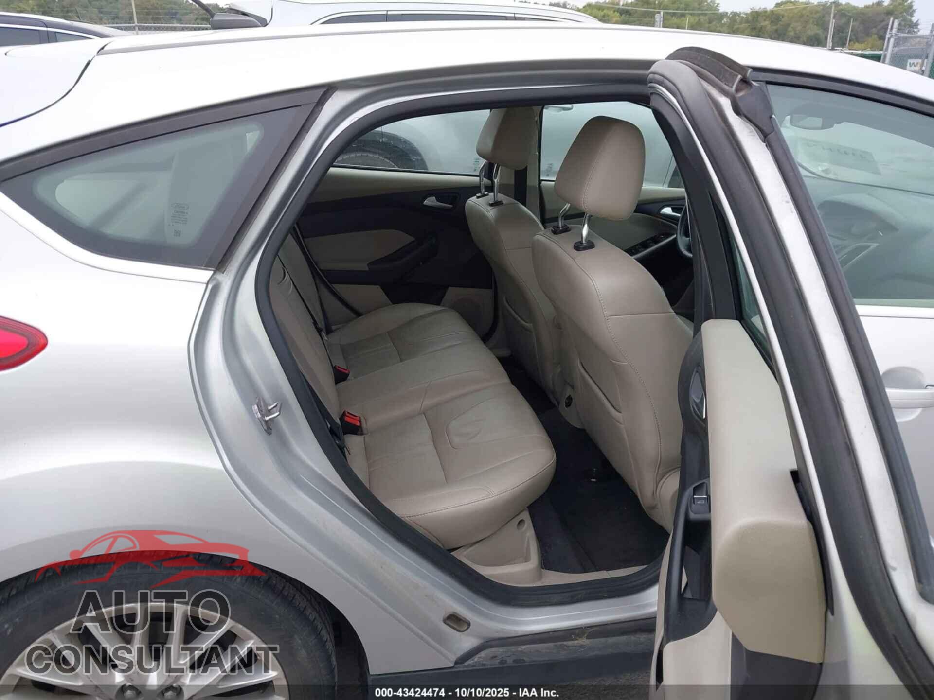 FORD FOCUS 2012 - 1FAHP3M28CL295675