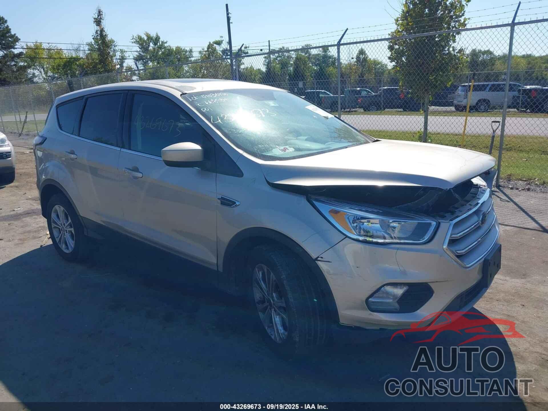 FORD ESCAPE 2017 - 1FMCU9GDXHUC21779