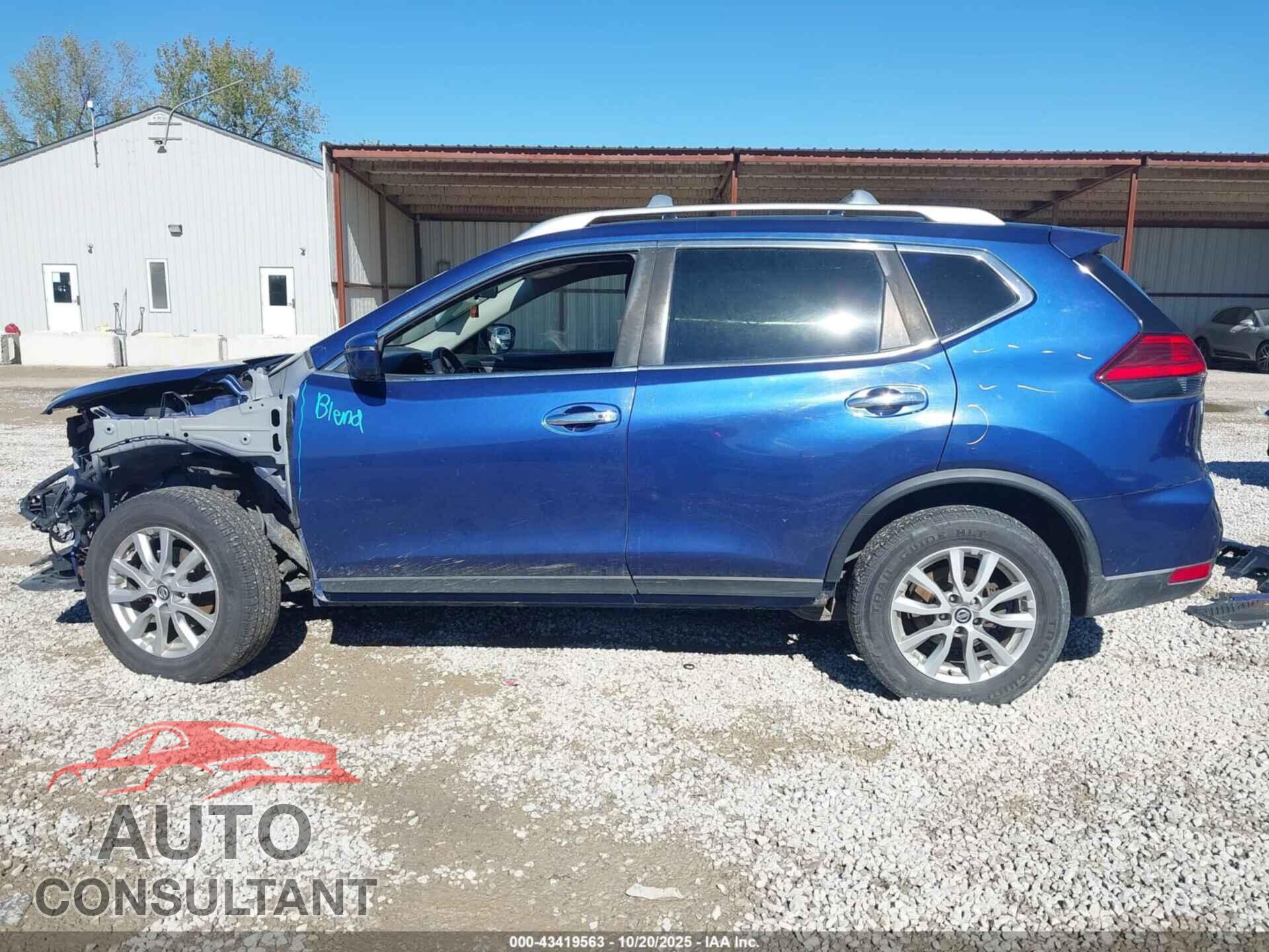 NISSAN ROGUE 2017 - KNMAT2MV8HP506501