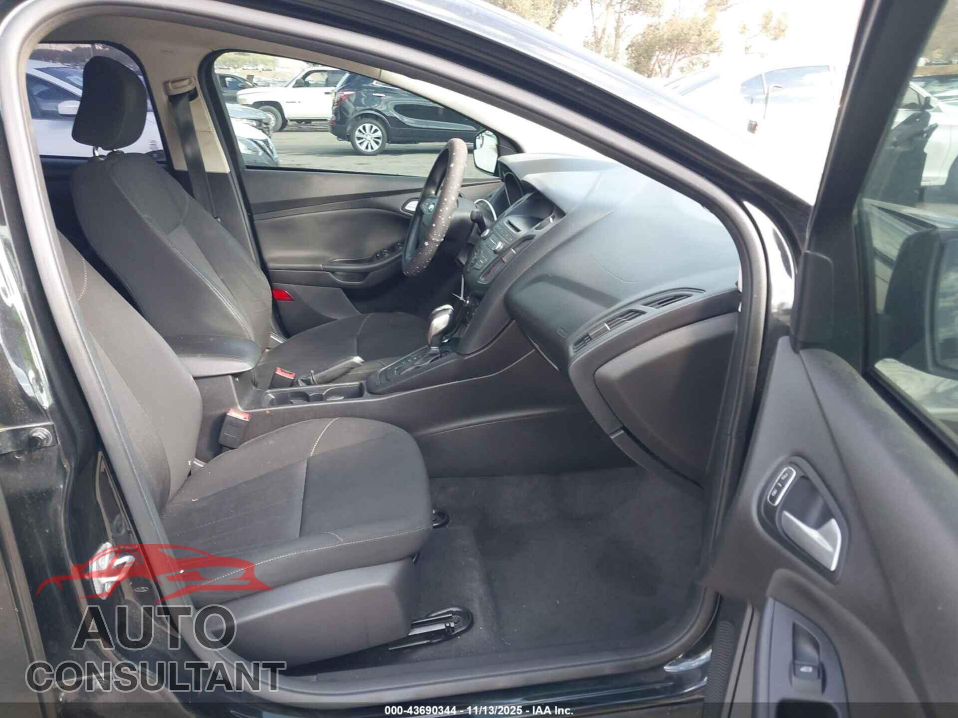 FORD FOCUS 2015 - 1FADP3F2XFL343354