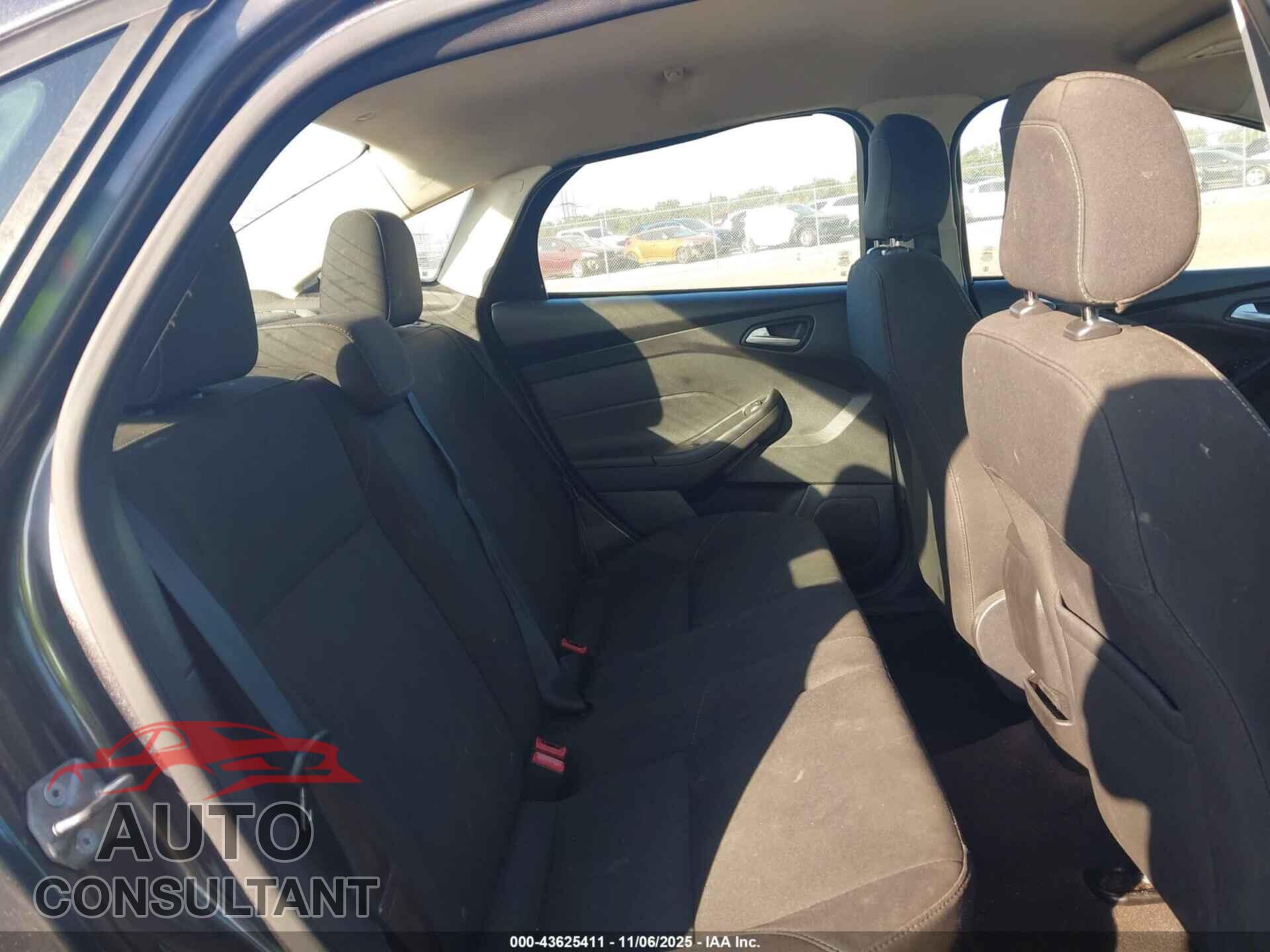 FORD FOCUS 2017 - 1FADP3F25HL320051