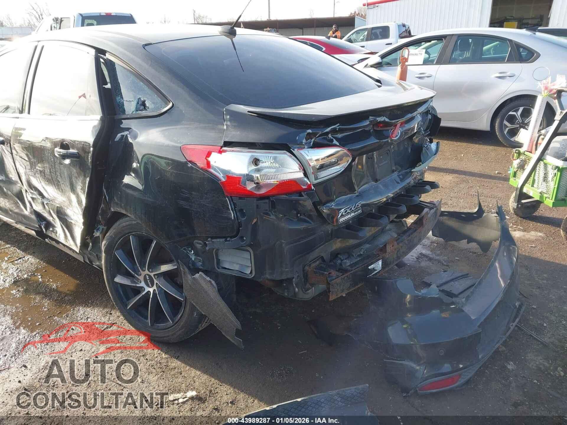 FORD FOCUS 2015 - 1FADP3F24FL239622