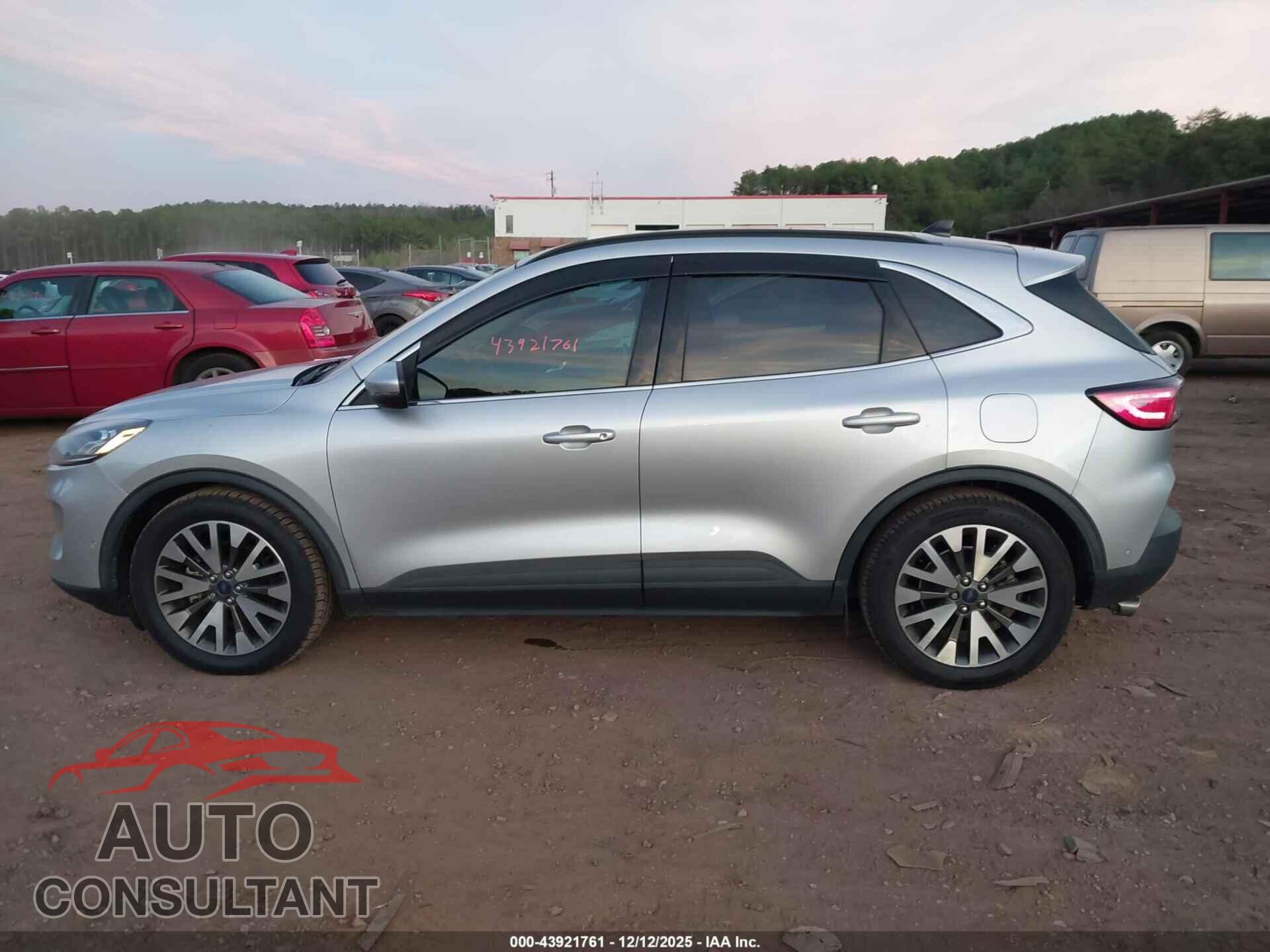 FORD ESCAPE 2020 - 1FMCU0DZ0LUA23846