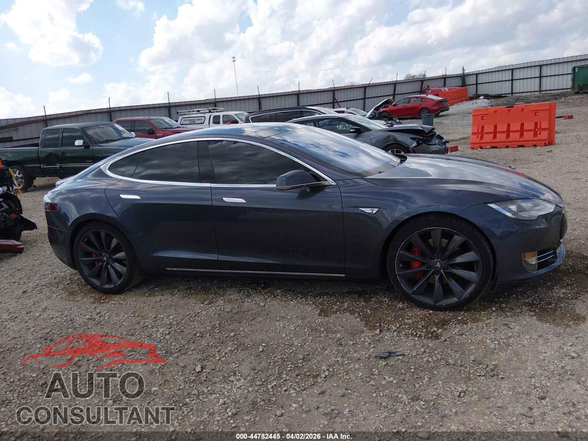 TESLA MODEL S 2016 - 5YJSA1E46GF130044