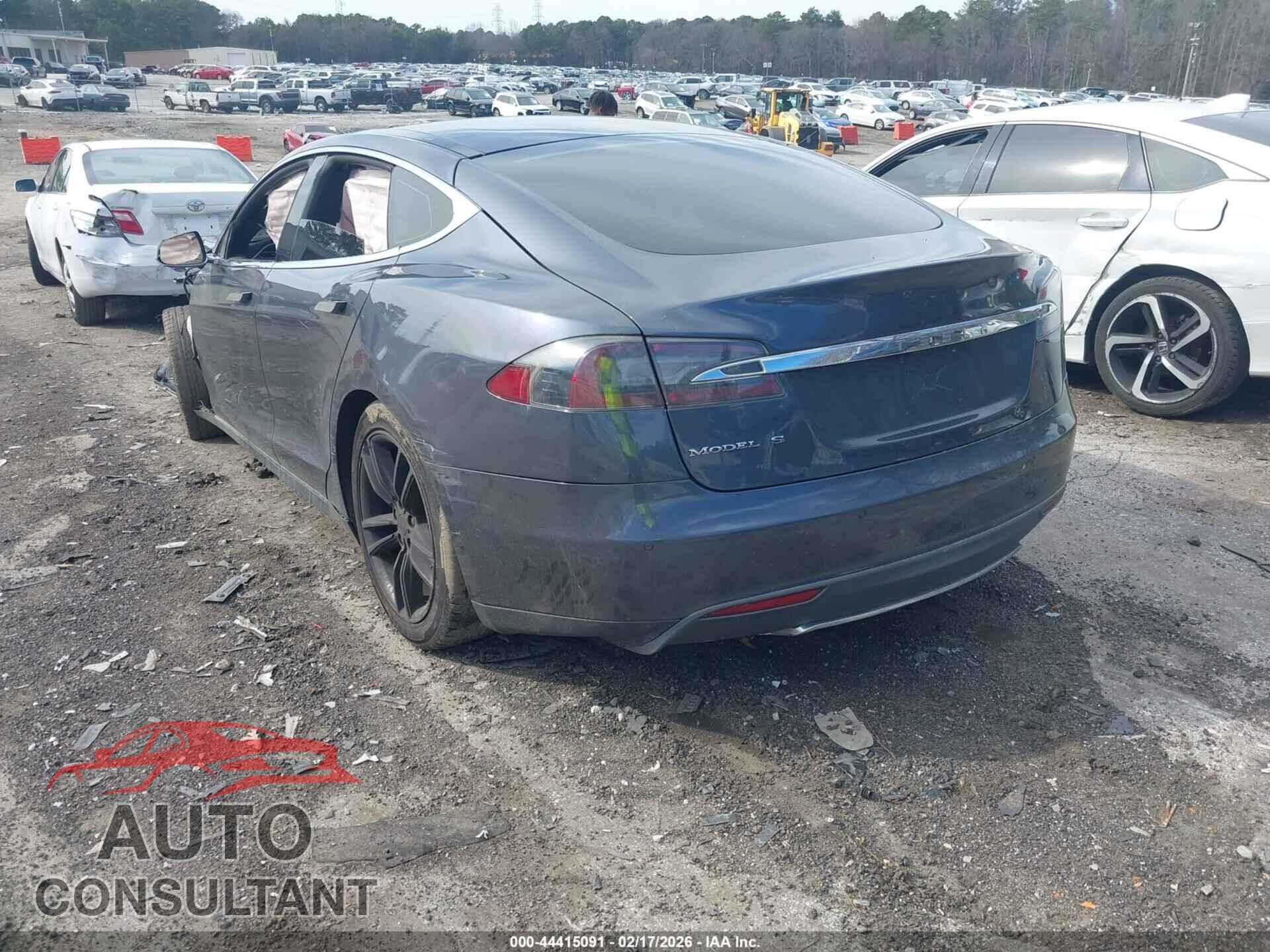 TESLA MODEL S 2015 - 5YJSA1E22FF110855