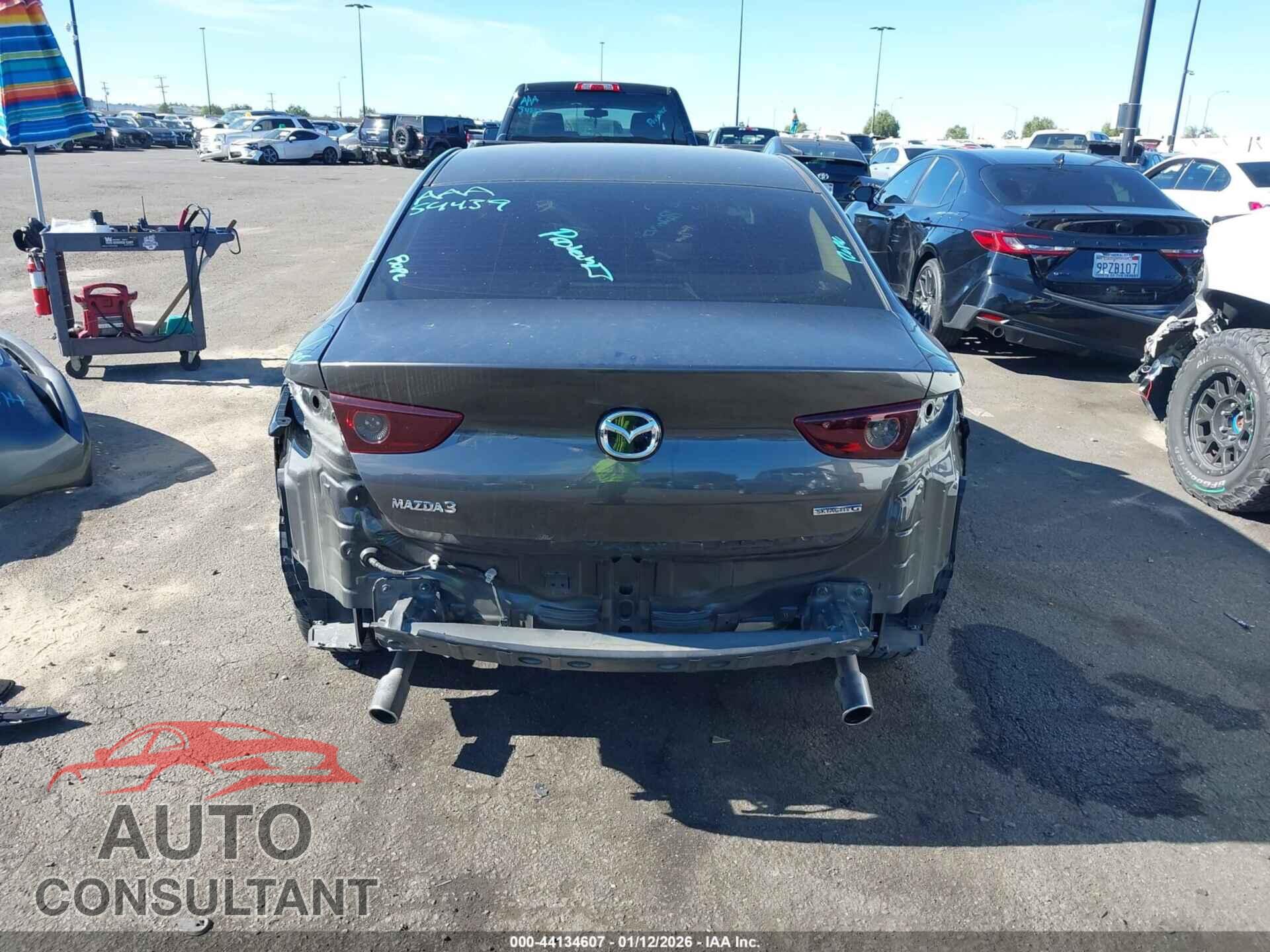 MAZDA MAZDA3 2019 - JM1BPACL1K1110357